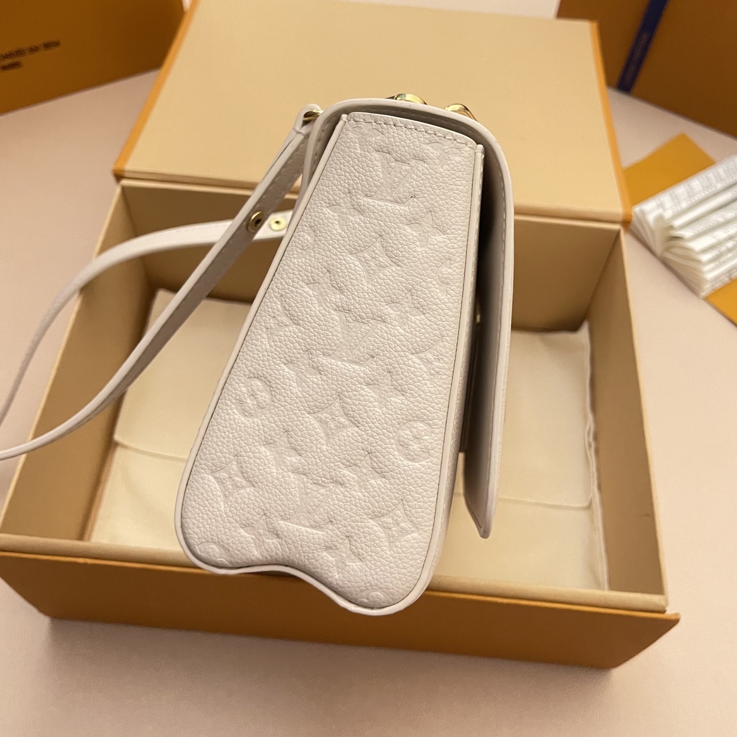 Louis Vuitton Twist Slim Handbag, Harmony Collection, Taurillon Leather, White 4 i1748530127760 7768 0 2