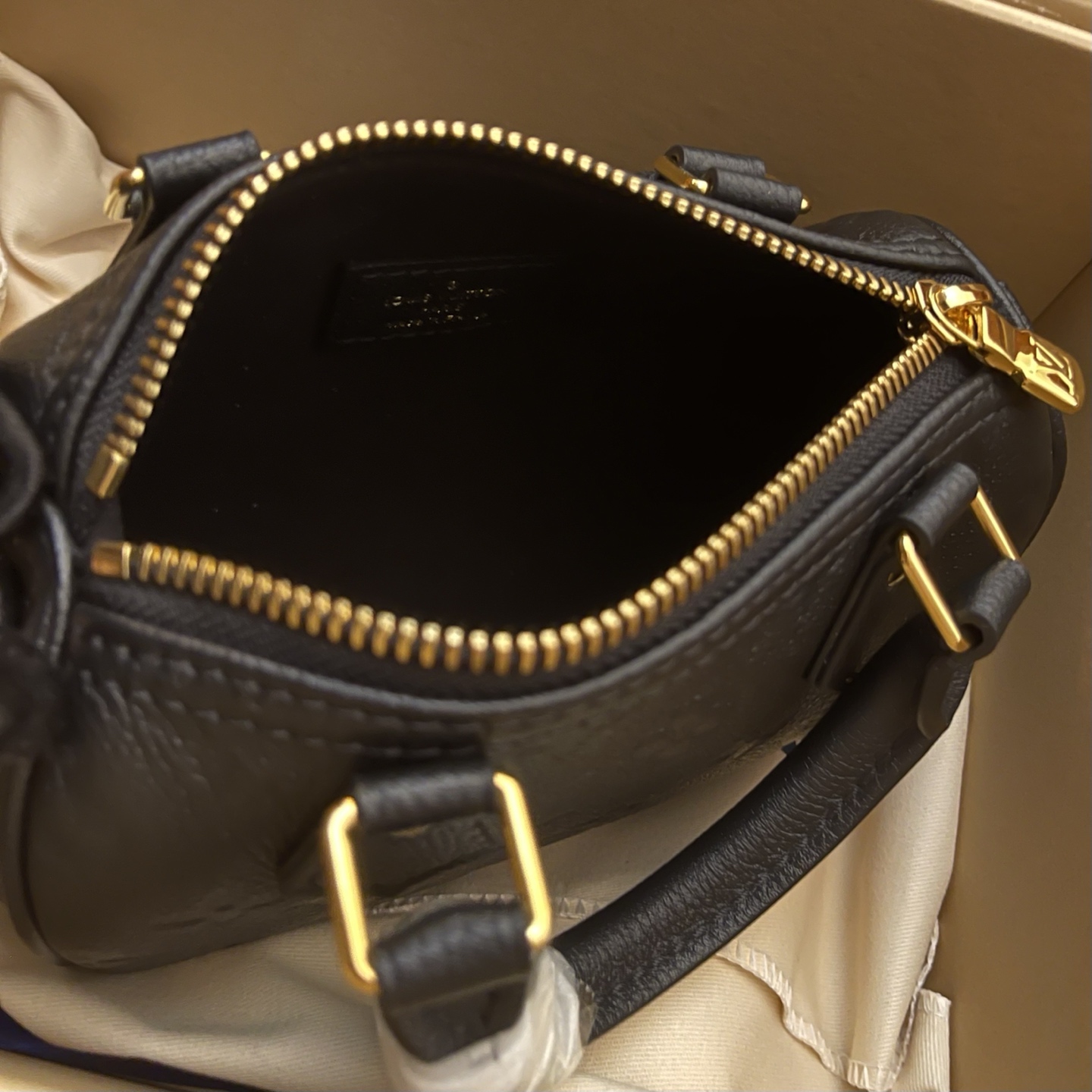 Louis Vuitton Nano Speedy Pillow Bag M82450 - Premium Leather, Compact Design 9 i1748531668974 8418 0 6