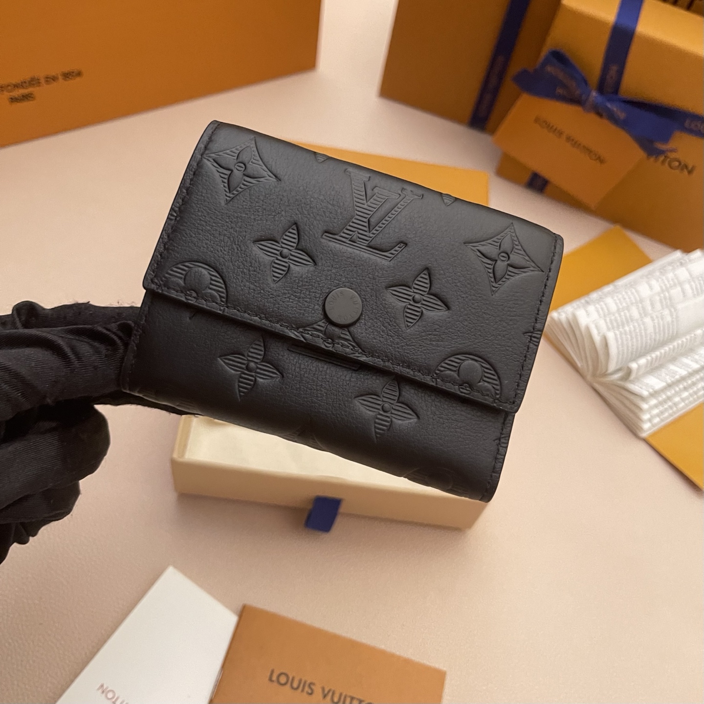 Louis Vuitton Victor Wallet Monogram Shadow Leather Black, 11.5 x 9 x 2.5 cm 3 i1752415059959 7950 0 2