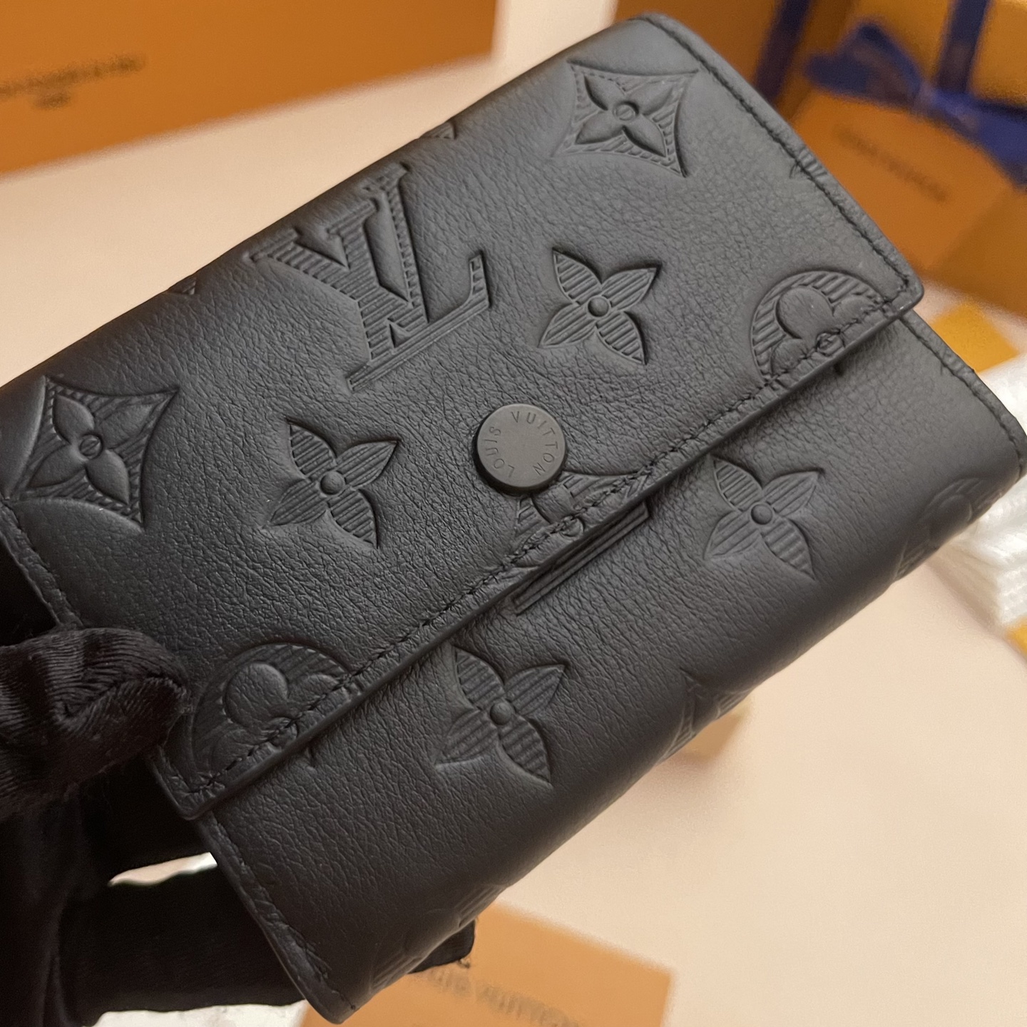 Louis Vuitton Victor Wallet Monogram Shadow Leather Black, 11.5 x 9 x 2.5 cm 4 i1752415070164 51 0 3