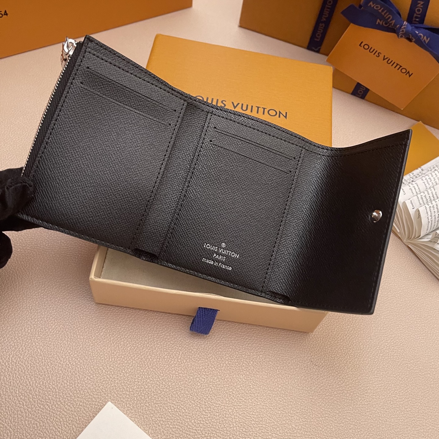 Louis Vuitton Victor Wallet Monogram Canvas Compact Card Holder 6 i1752415259219 2339 0 4