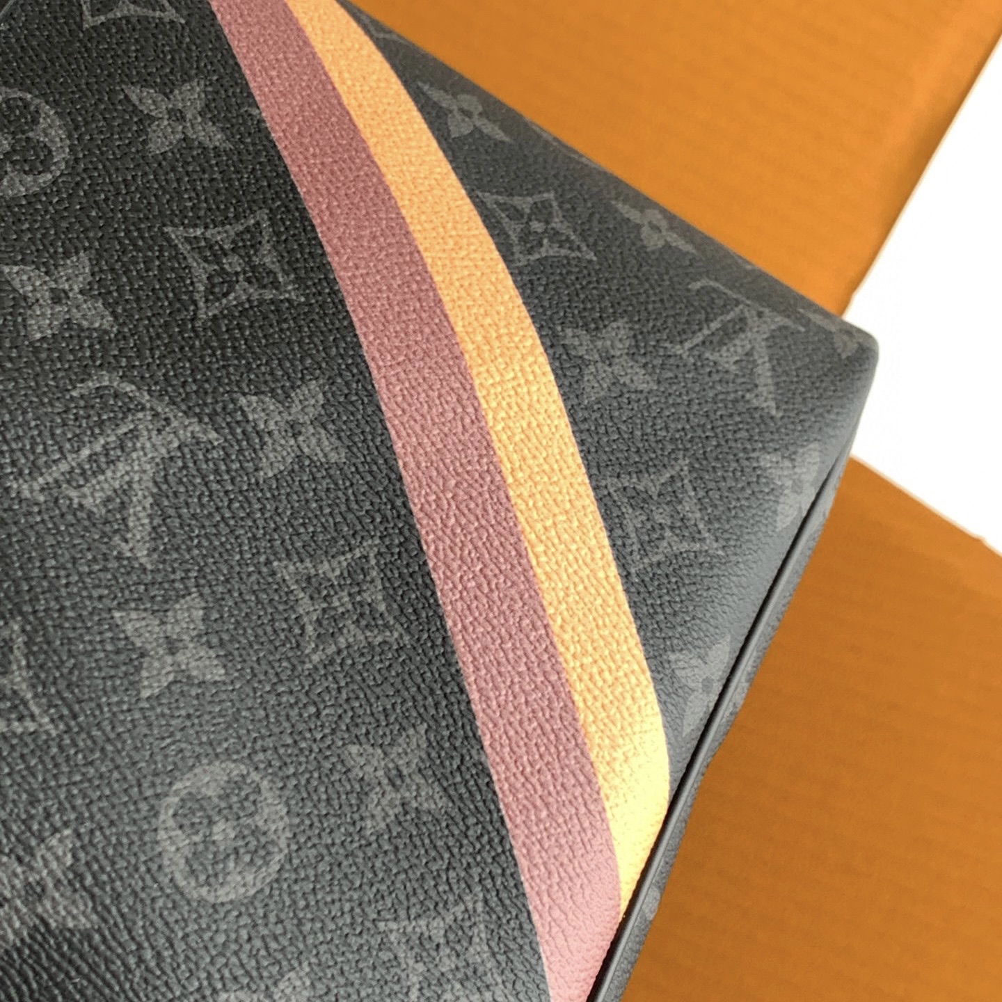 Louis Vuitton Keepall 45 Monogram Travel Bag - Stylish & Durable 5 i1752500162647 3425 0 4