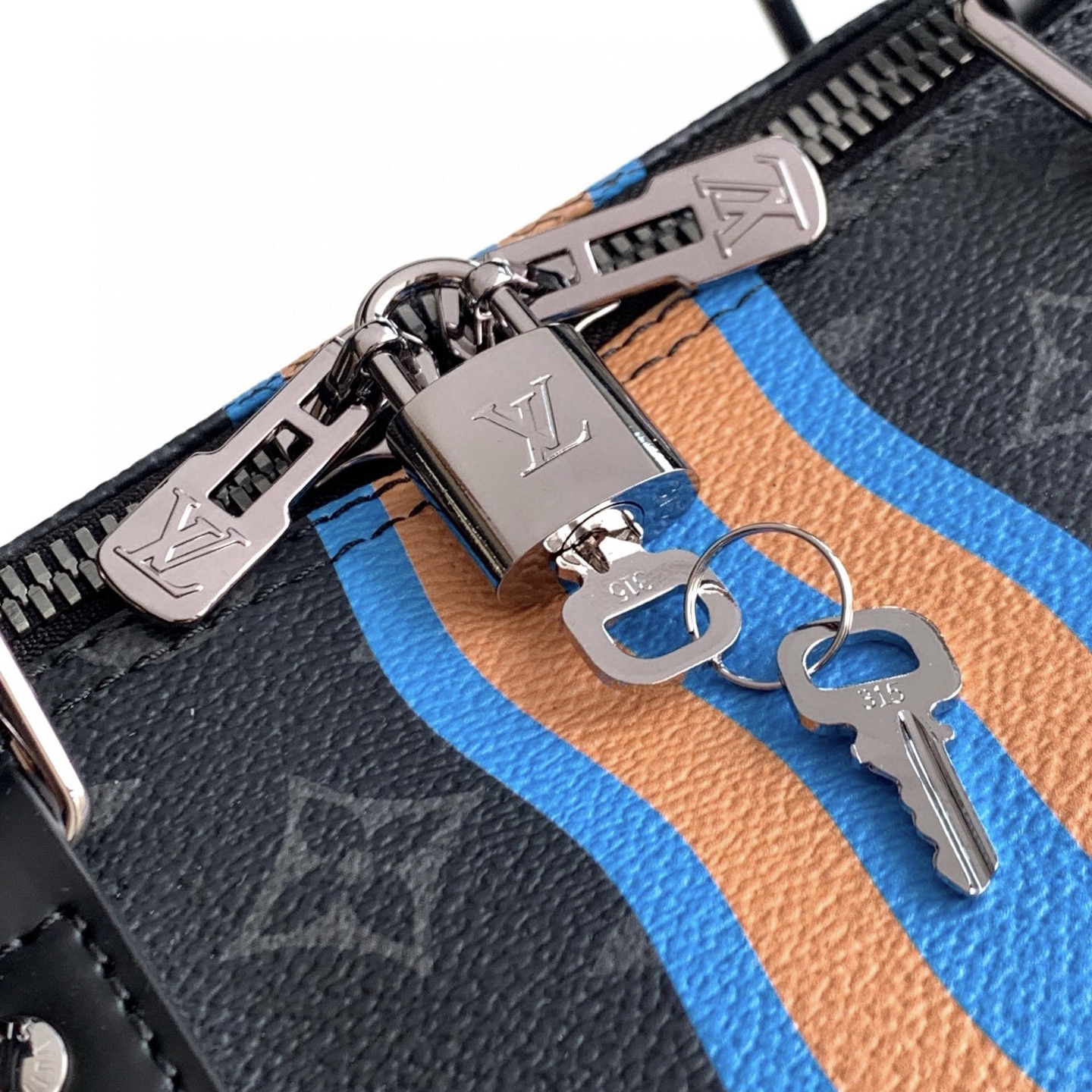 Luxury Monogrammed Travel Duffle Bag, Keepall 55 - Stylish and Spacious 6 i1752500956120 9902 0 4