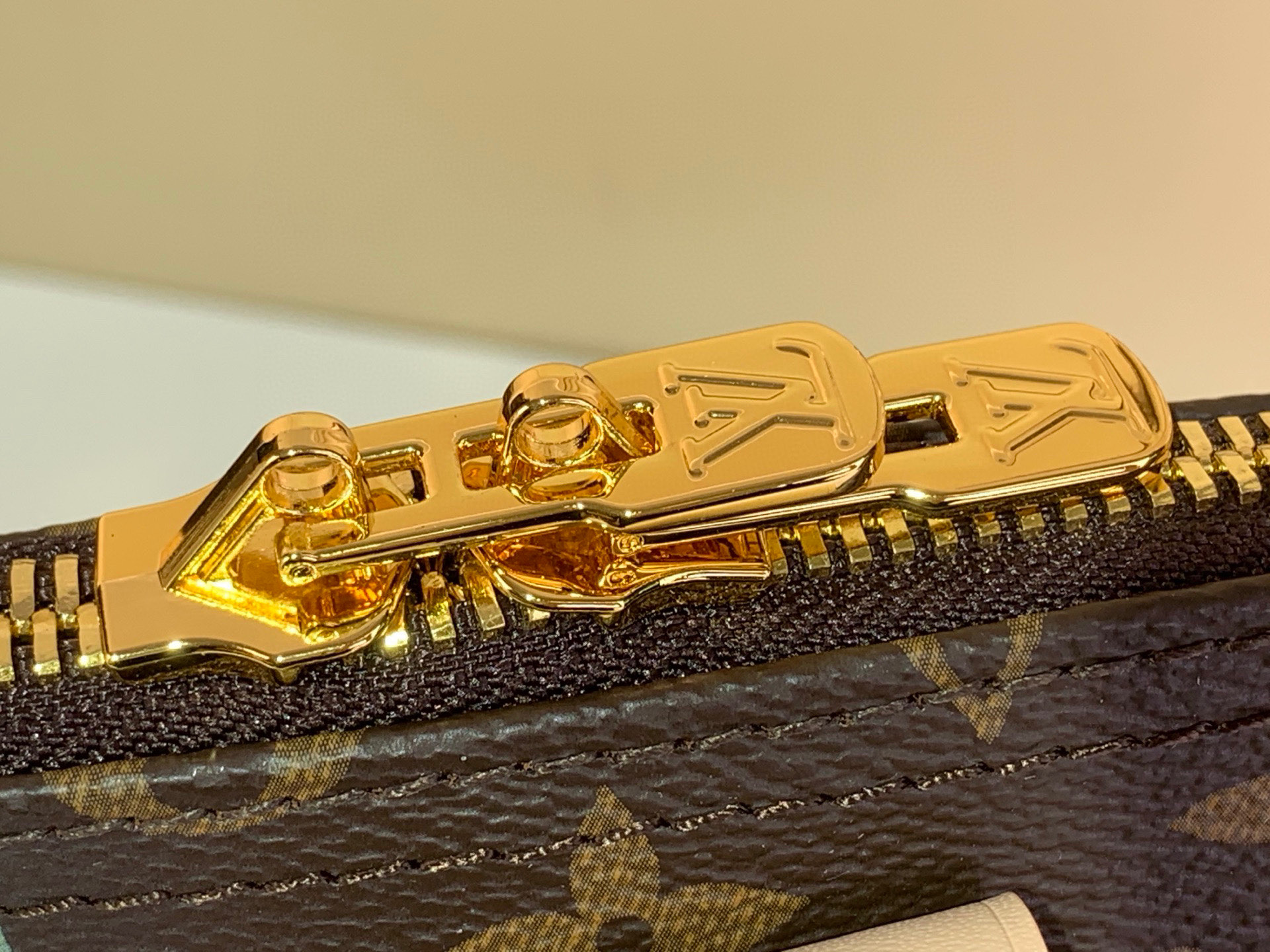 Louis Vuitton Keepall Bandoulière 55 Monogram Canvas Travel Bag 7 i1752587075227 7293 0 5