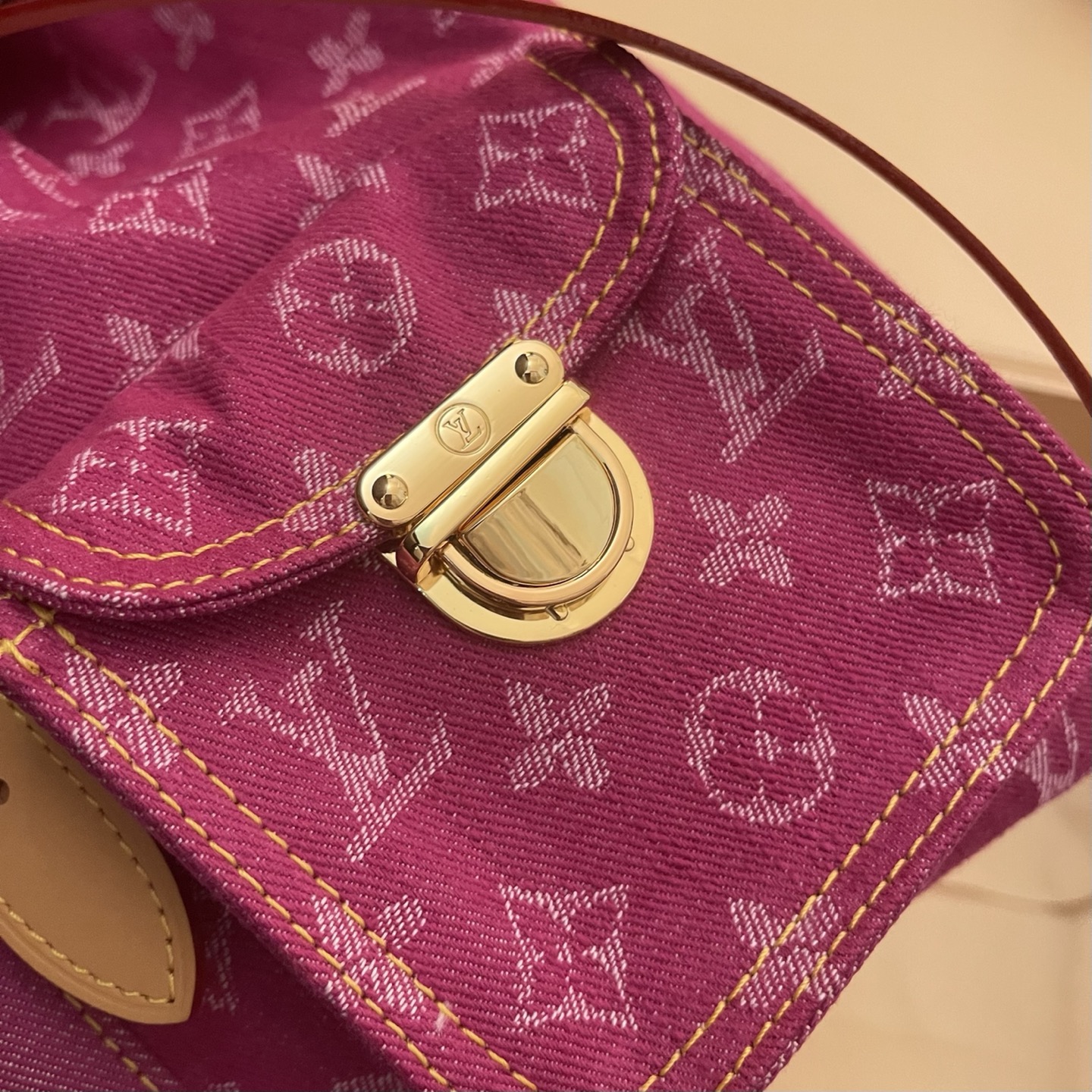 Louis Vuitton Pink Denim Backpack Vintage Limited Edition - M95240 5 i1752588485190 3010 0 3