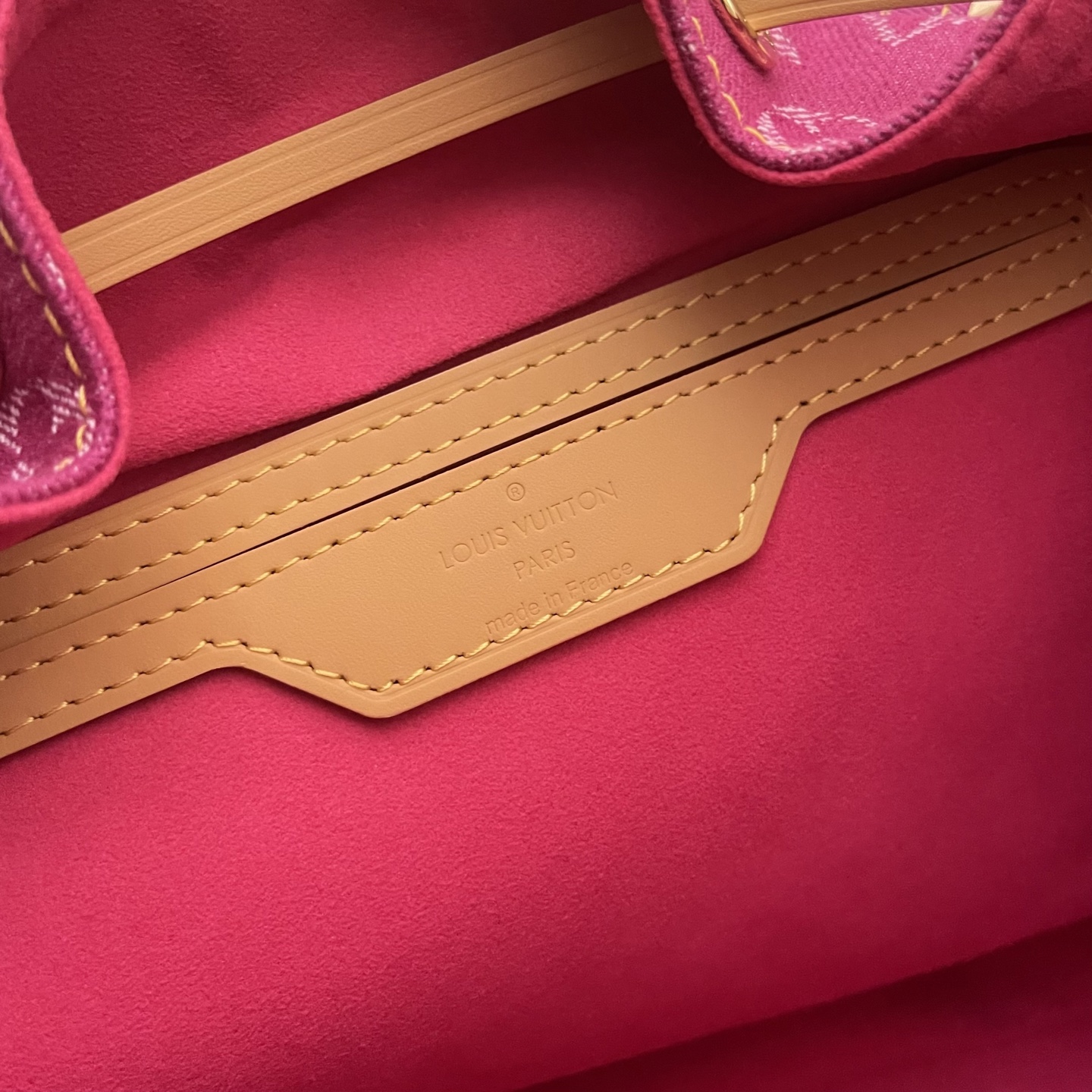 Louis Vuitton Pink Denim Backpack Vintage Limited Edition - M95240 9 i1752588487010 3375 0 8