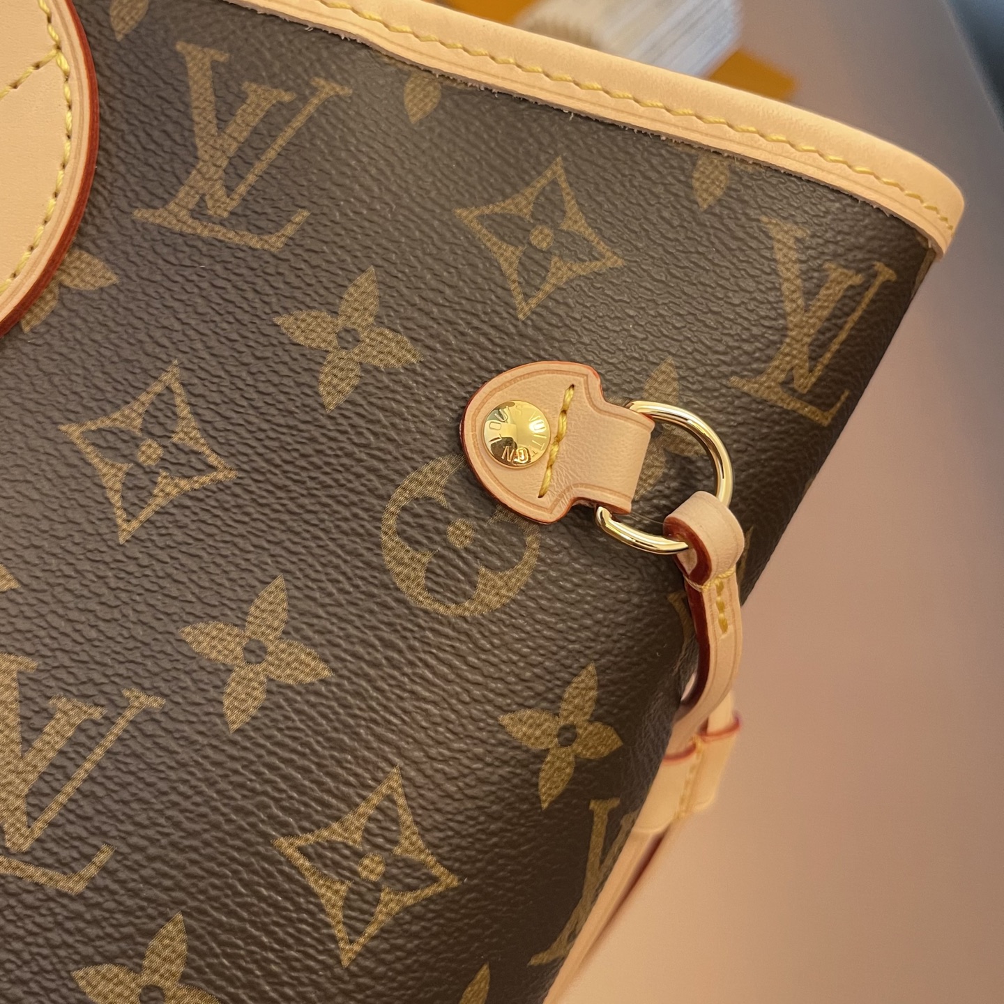 Louis Vuitton Neverfull MM Monogram Canvas Tote Bag with Leather Trim 3 i1754751404109 5919 0 2