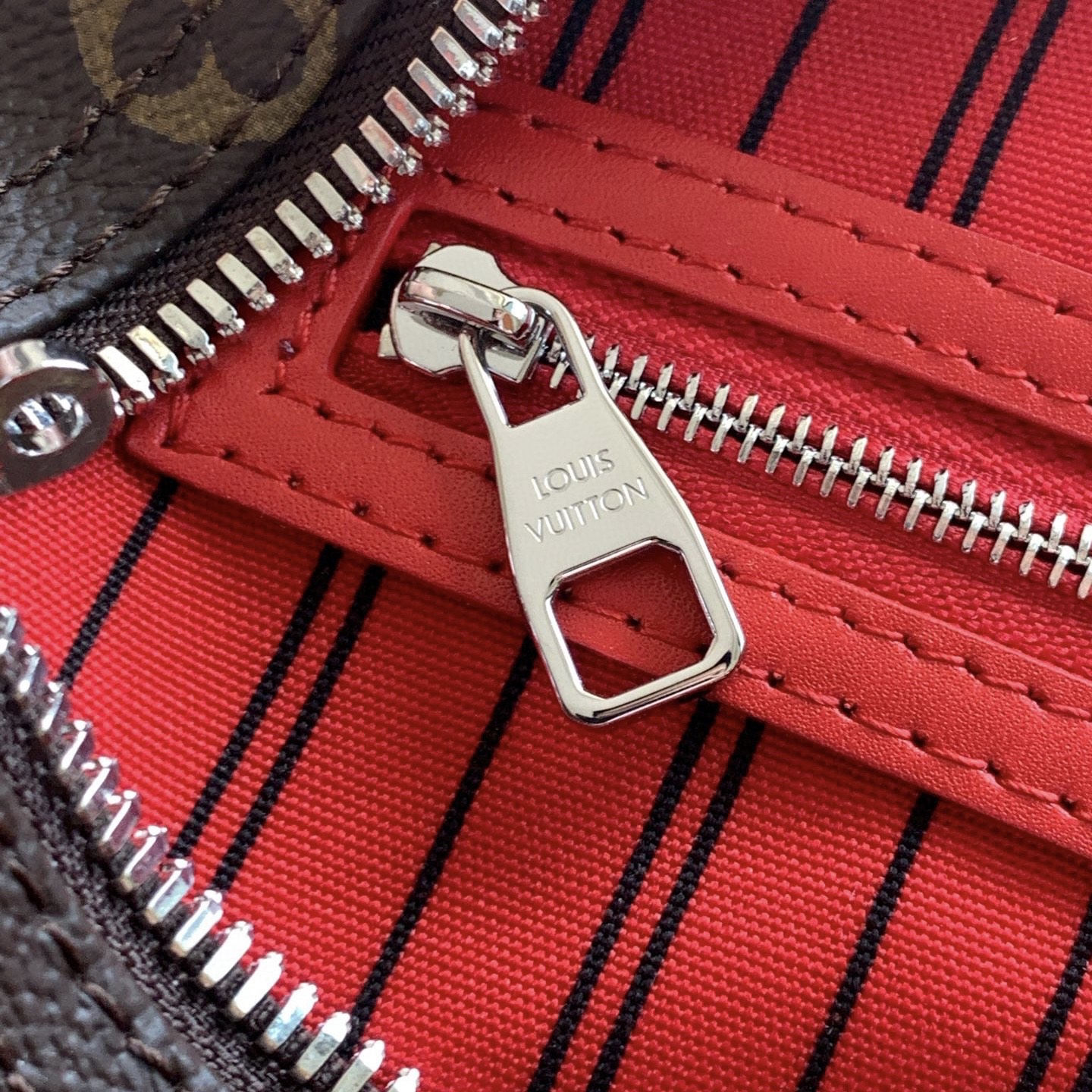 Louis Vuitton Keepall Bandoulière 45 Monogram Brown/Red Travel Bag 9 i1754912912783 8541 0 7