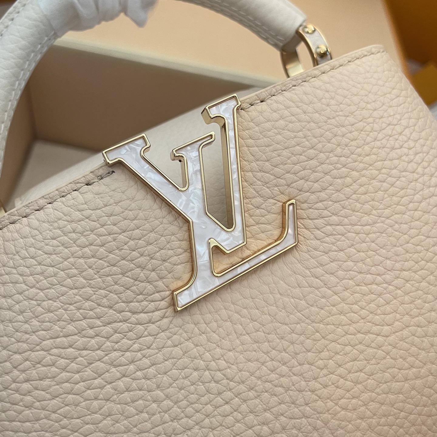 Louis Vuitton Capucines BB Handbag Taurillon Leather - M25461 4 i1754914593059 6571 0 2