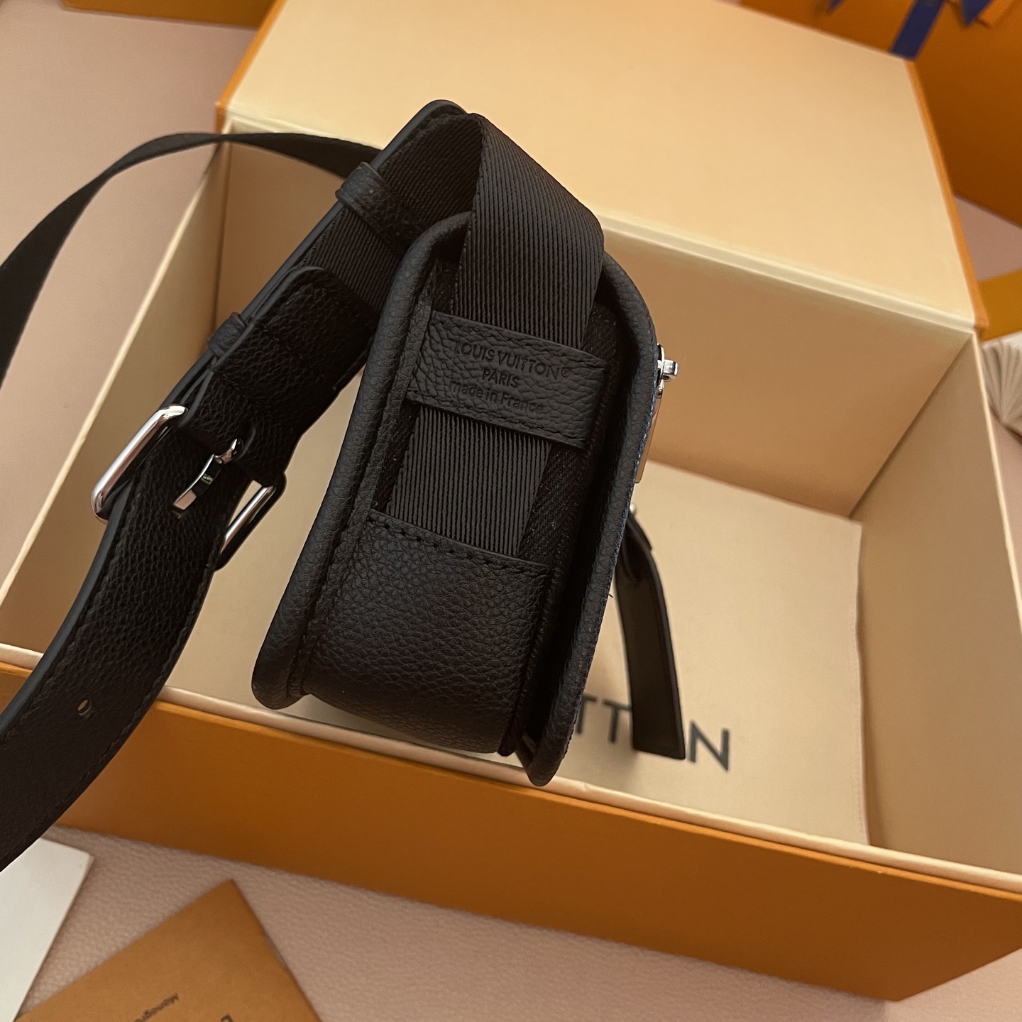 LOUIS VUITTON Bosphore Mini Camera Bag,Elegant Design, Compact Size 7 i1754915354046 6072 0 6