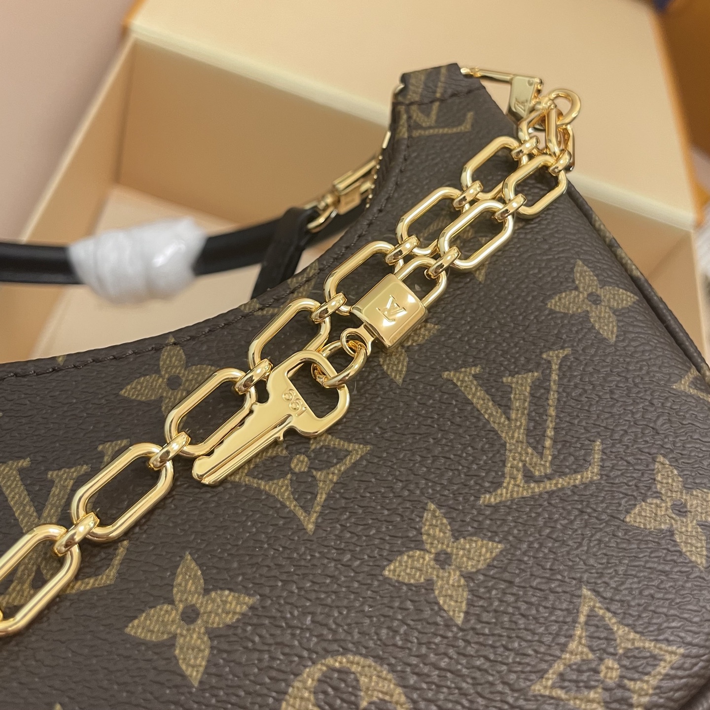 Louis Vuitton Catchy Small Handbag Monogram Canvas with Leather Trim 4 i1754989419547 6077 0 3