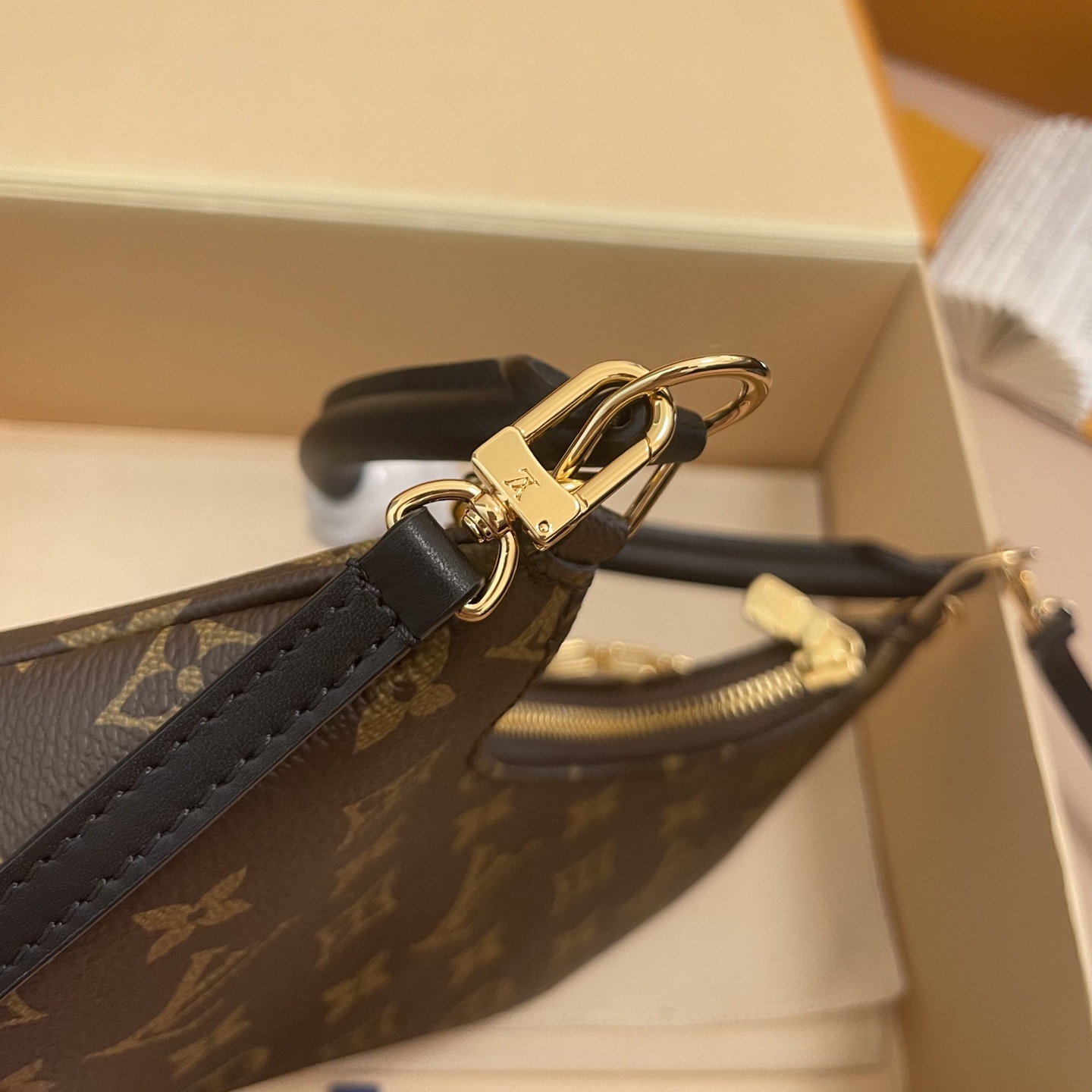 Louis Vuitton Catchy Small Handbag Monogram Canvas with Leather Trim 5 i1754989422012 3119 0 4