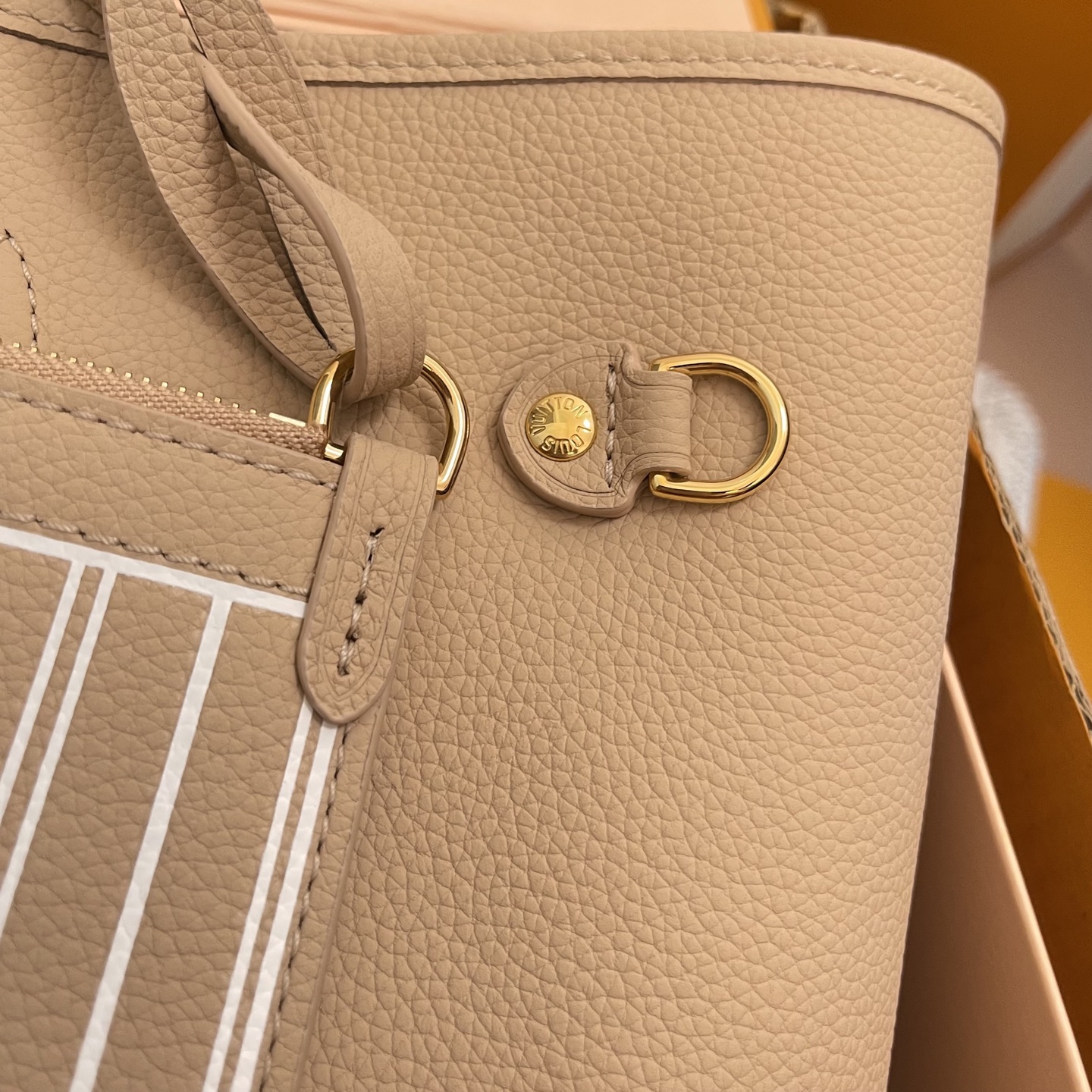 Louis Vuitton Neverfull Inside Out Medium Tote Bag - Stylish and Spacious 5 i1755069257759 559 0 2
