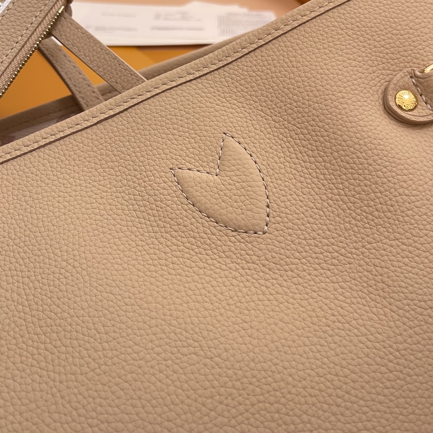Louis Vuitton Neverfull Inside Out Medium Tote Bag - Stylish and Spacious 6 i1755069259580 3150 0 3