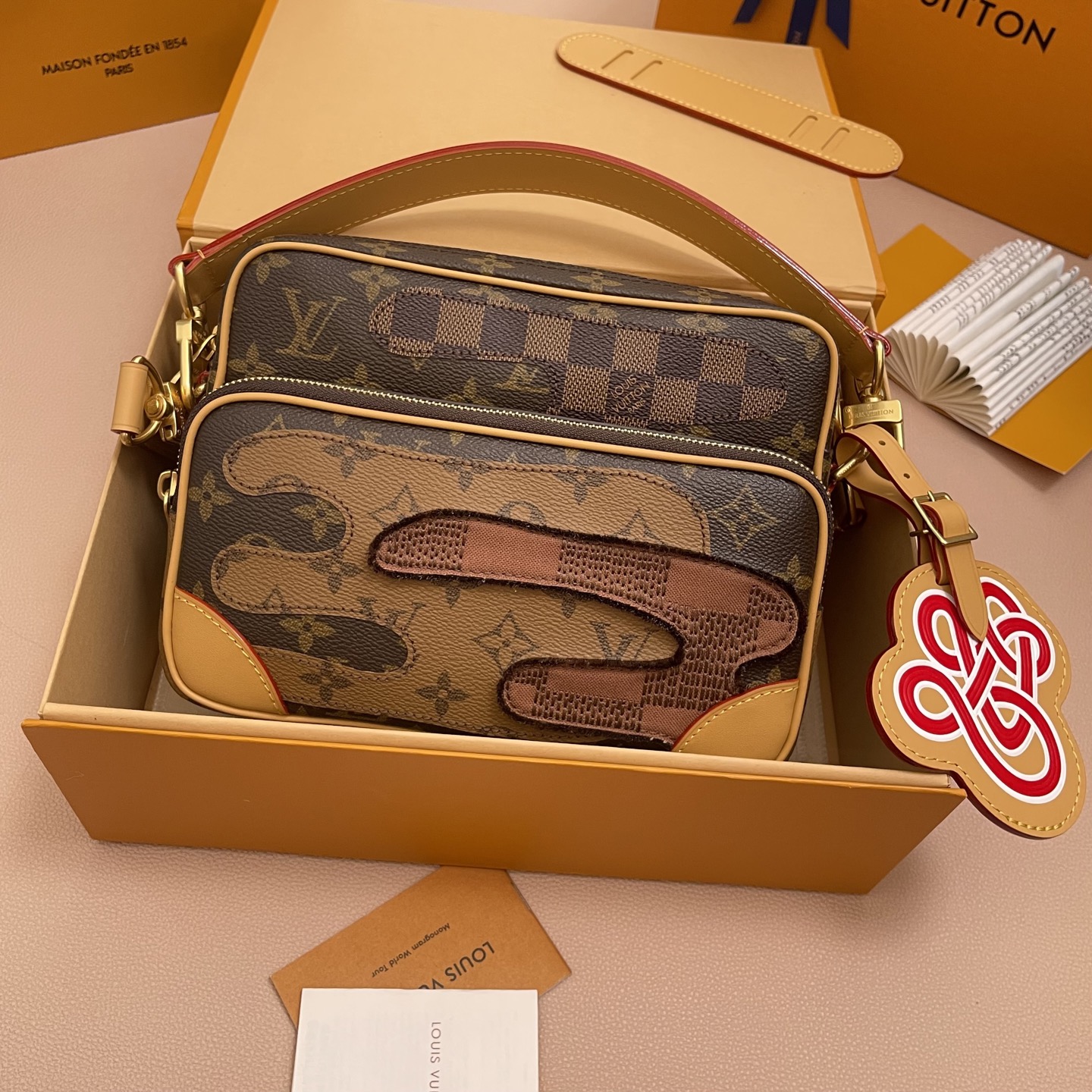 Louis Vuitton Nil Crossbody Bag Monogram Canvas with Damier Patches-M26068 1 i1756379822214 5793 0 0