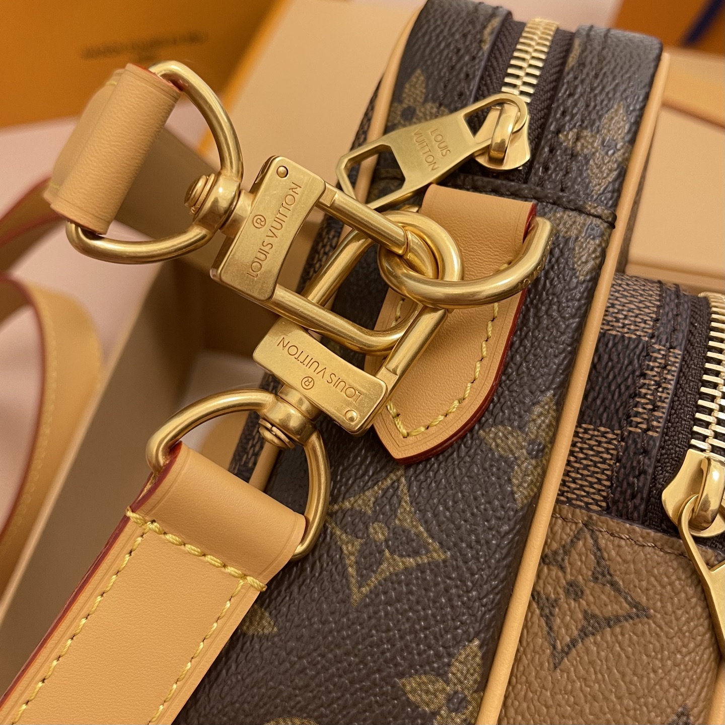 Louis Vuitton Nil Crossbody Bag Monogram Canvas with Damier Patches-M26068 4 i1756379822277 7018 0 3
