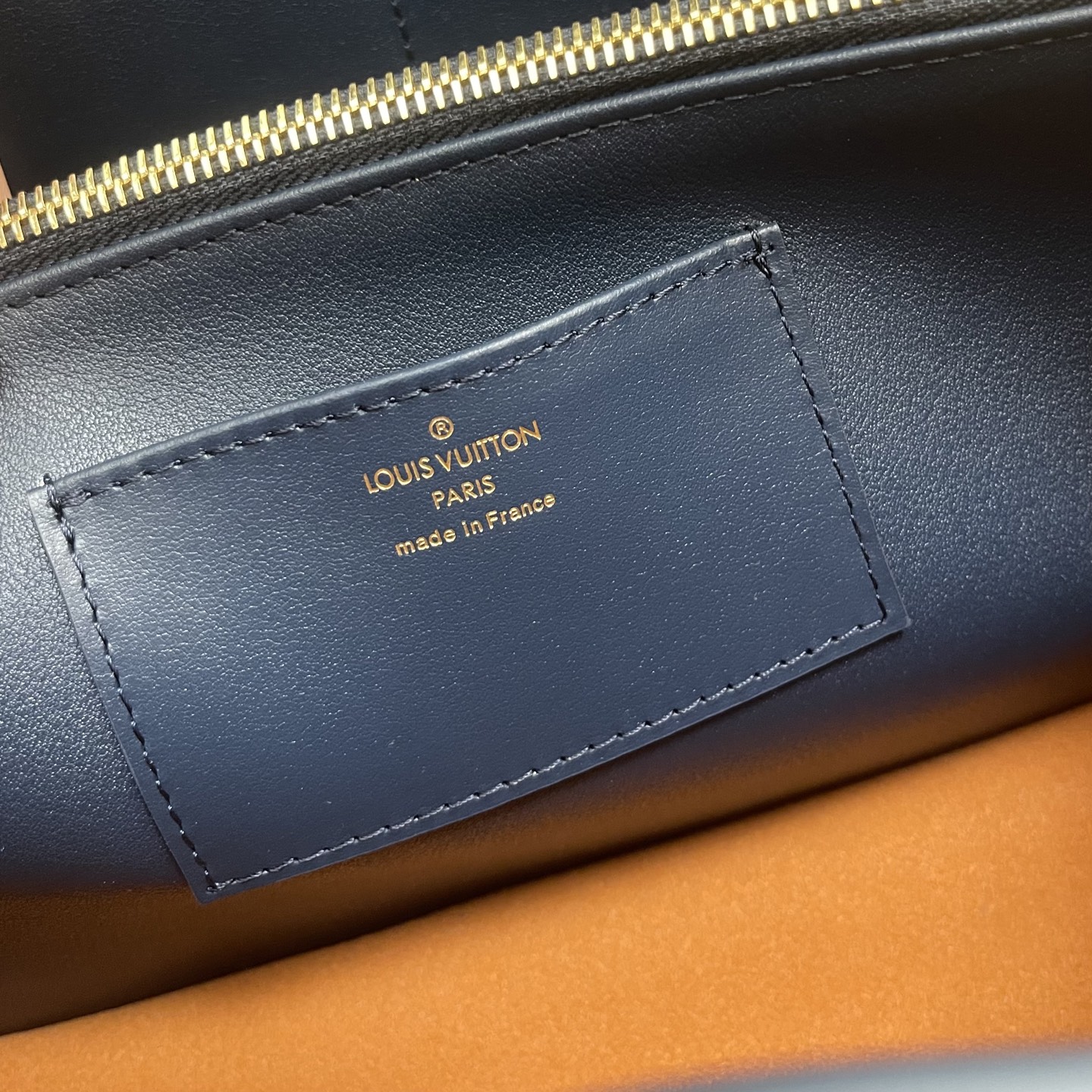 Louis Vuitton Capucines Souple Large Blue Tote Bag - Stylish and Functional 9 i1756708030176 6625 0 7