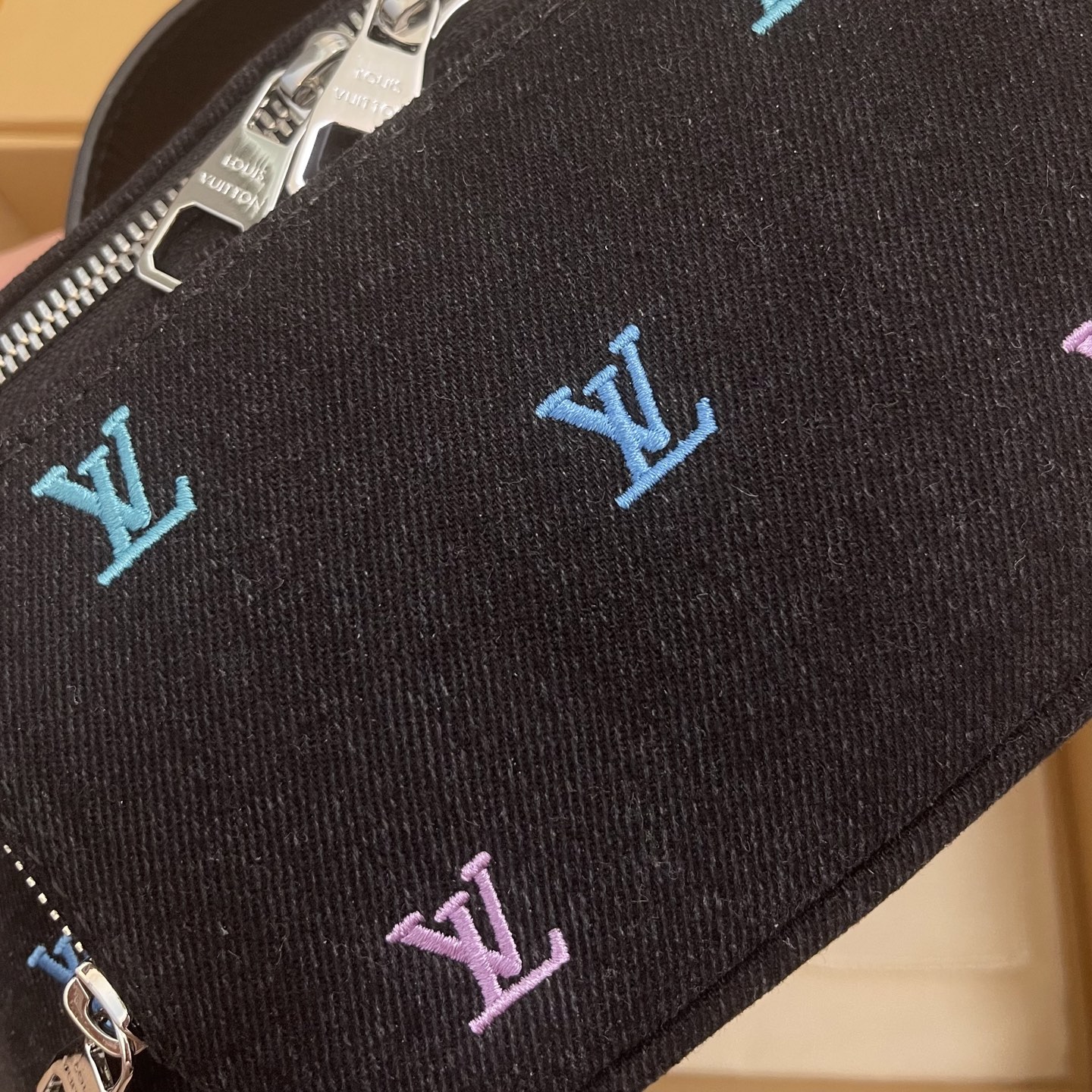 Louis Vuitton Rush Bumbag Blason Denim Waist Bag, M13961, 30 x 15 x 8 cm 7 i1756708294591 5356 0 6