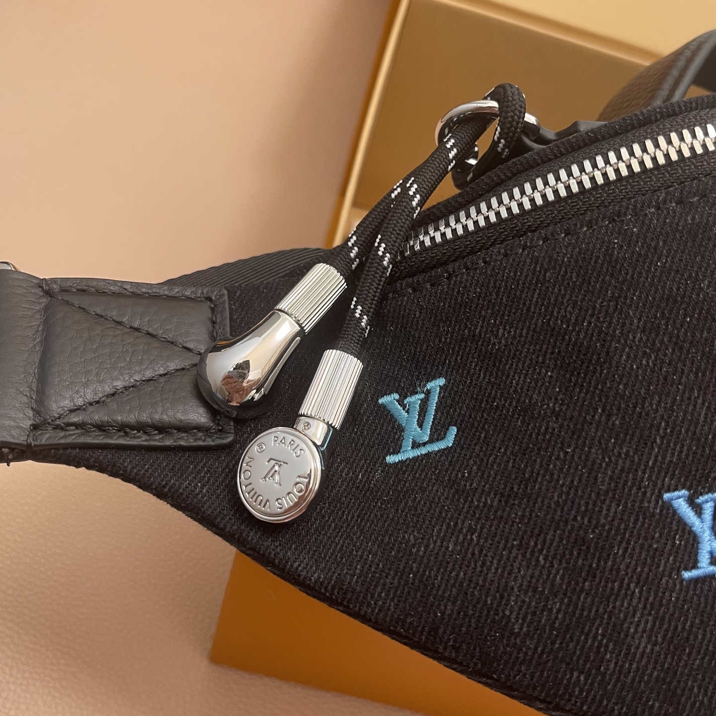 Louis Vuitton Rush Bumbag Blason Denim Waist Bag, M13961, 30 x 15 x 8 cm 4 i1756708296120 3171 0 3