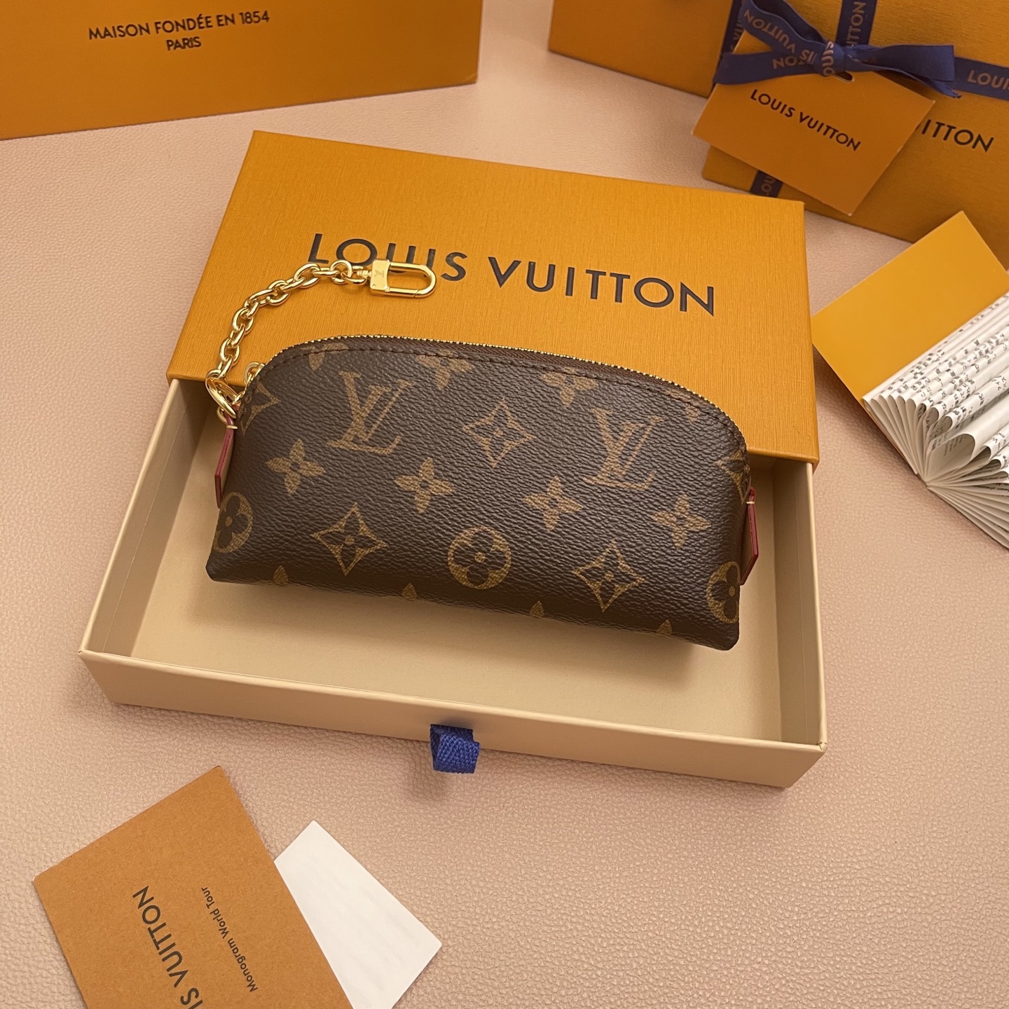 Louis Vuitton Monogram Canvas Lipstick Pouch - Compact & Stylish M25694 1 i1756708726934 2366 0 0