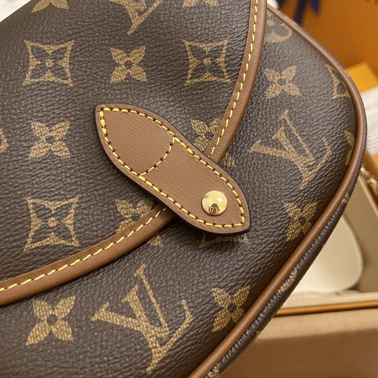 Louis Vuitton Duo BB Monogram Coated Canvas Bag, 19 x 14 x 6 cm 9 i1756709568147 6533 0 5