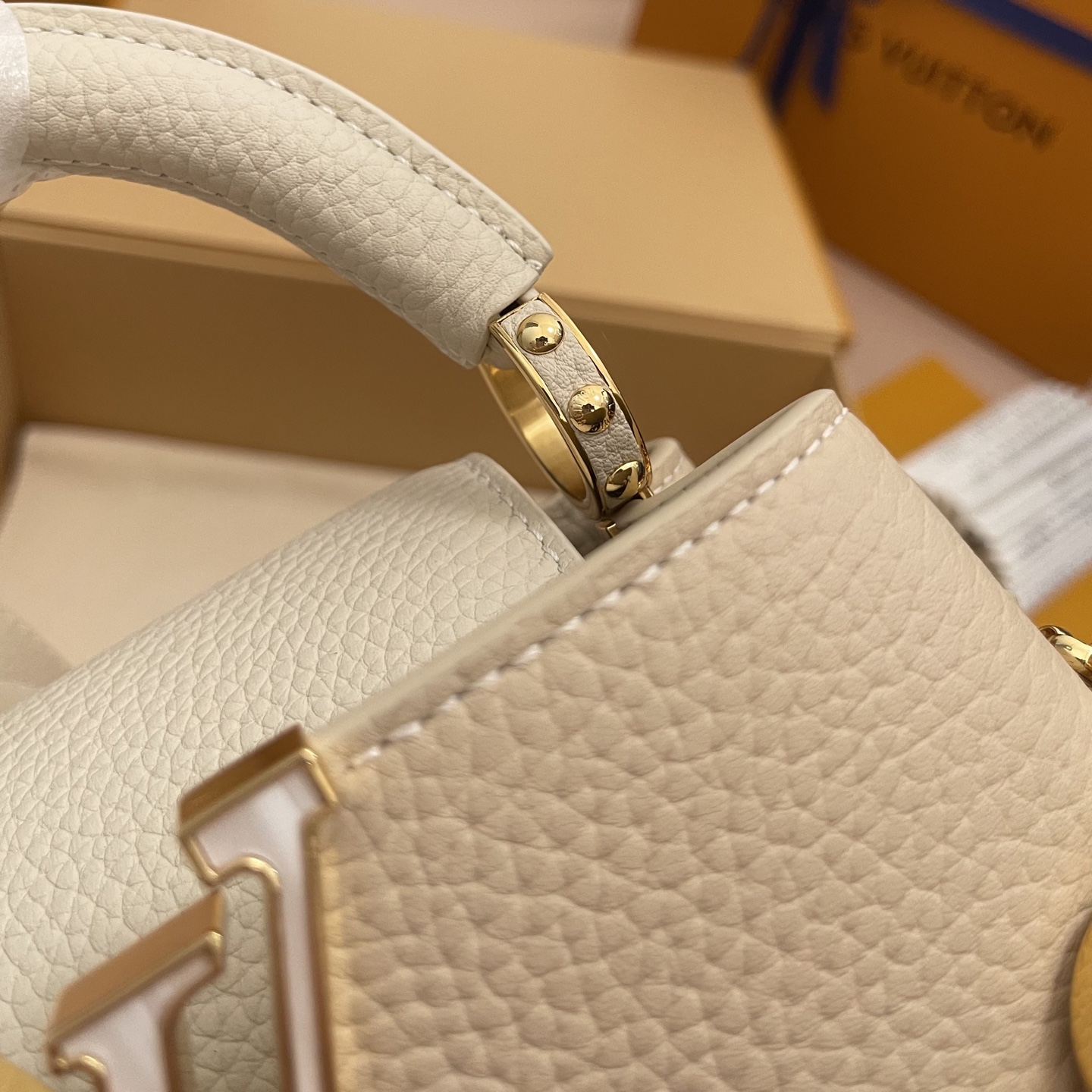Louis Vuitton Capucines BB Handbag: Taurillon Leather, Elegant Design 5 i1757402465757 2089 0 4