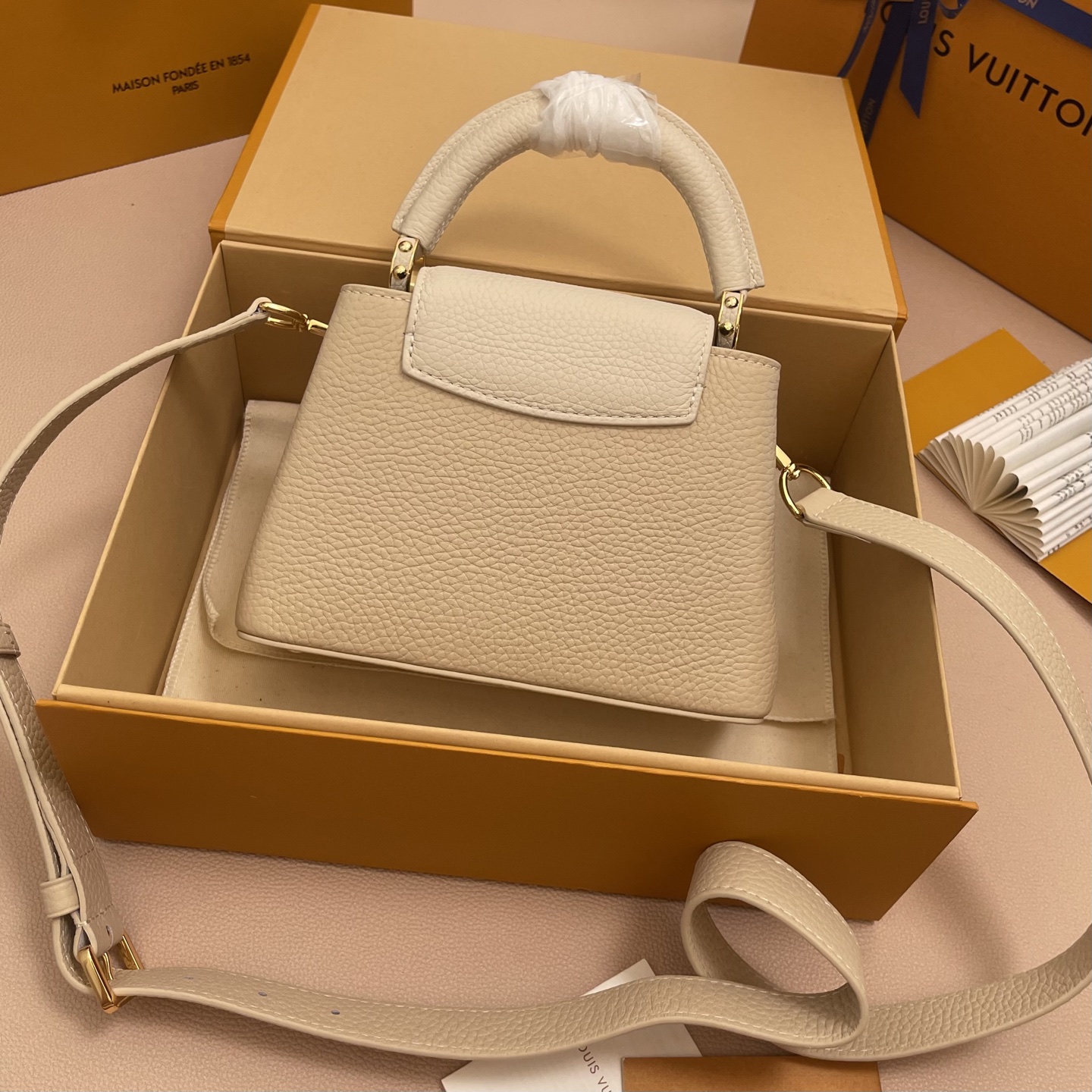 Louis Vuitton Capucines BB Handbag: Taurillon Leather, Elegant Design 2 i1757402467739 1048 0 1