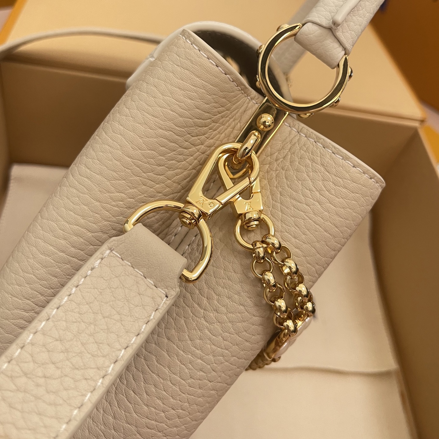 Louis Vuitton Capucines BB Handbag: Taurillon Leather, Elegant Design 7 i1757402467781 9587 0 6