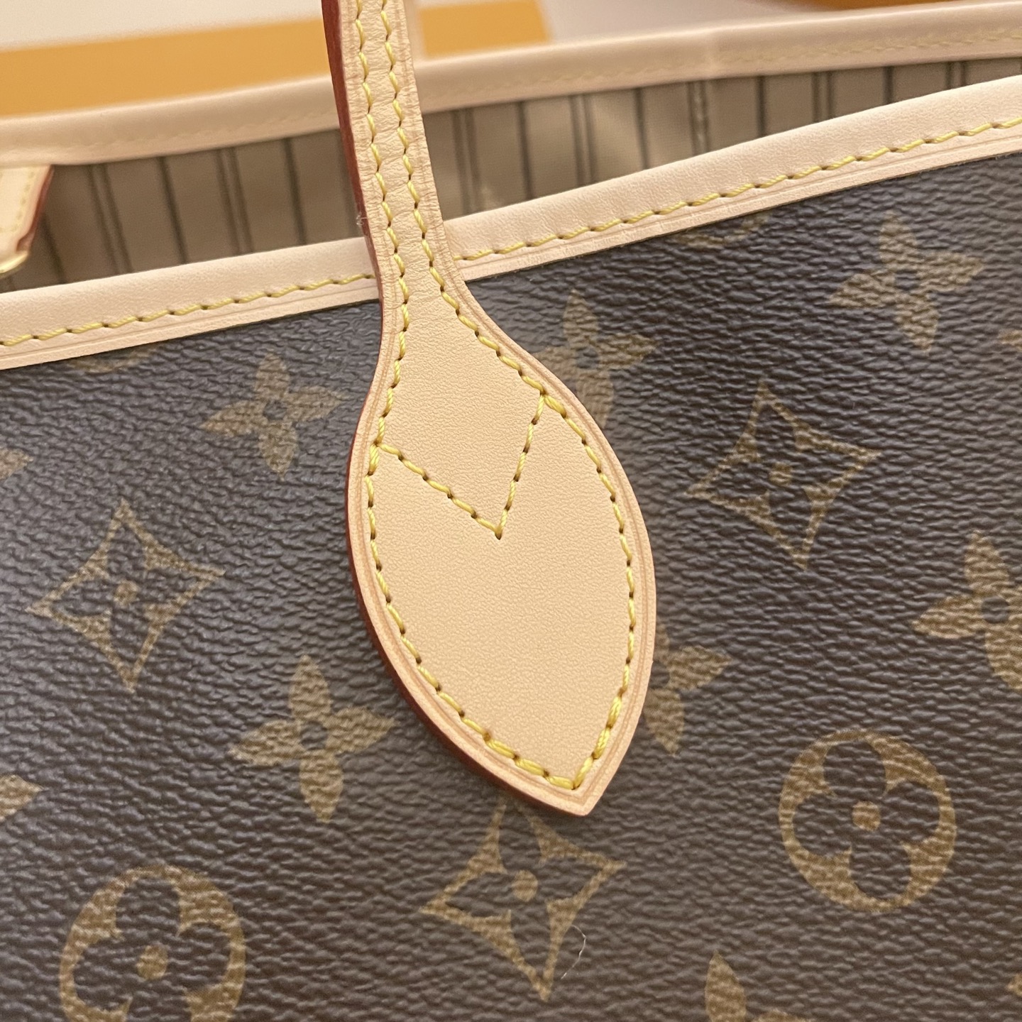 Louis Vuitton Neverfull Large Tote Bag Monogram Canvas with Leather Trim 3 i1760705466000 6865 0 2