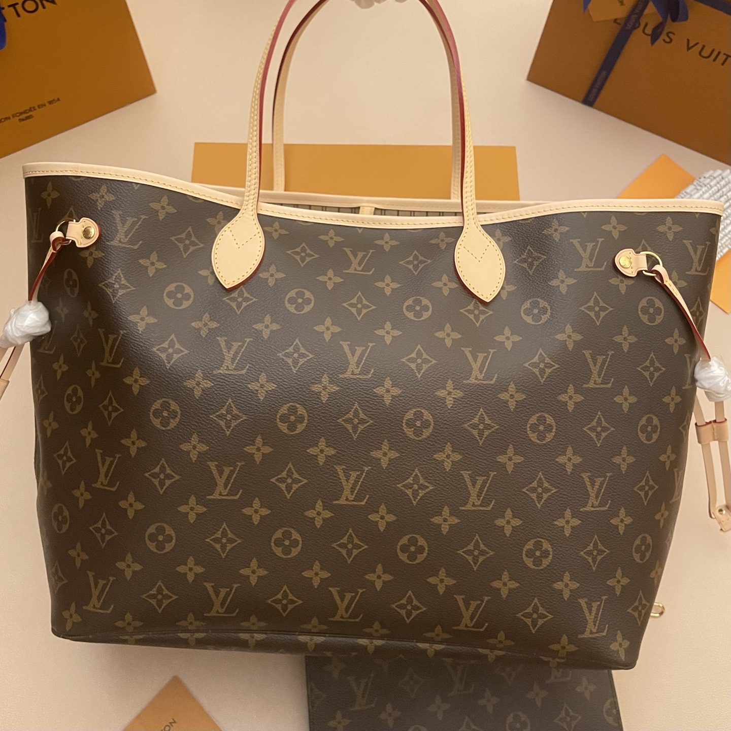 Louis Vuitton Neverfull Large Tote Bag Monogram Canvas with Leather Trim