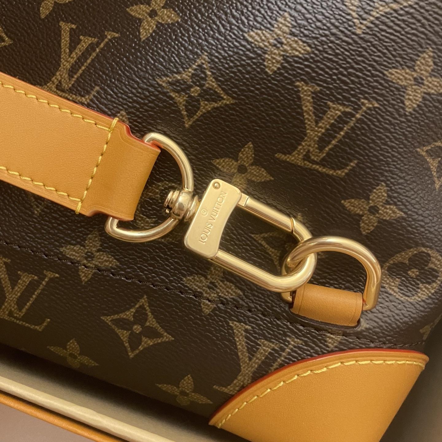 Louis Vuitton Steamer 30 Monogram Canvas Handbag Designed by Pharrell Williams 7 i1760706234399 7882 0 9