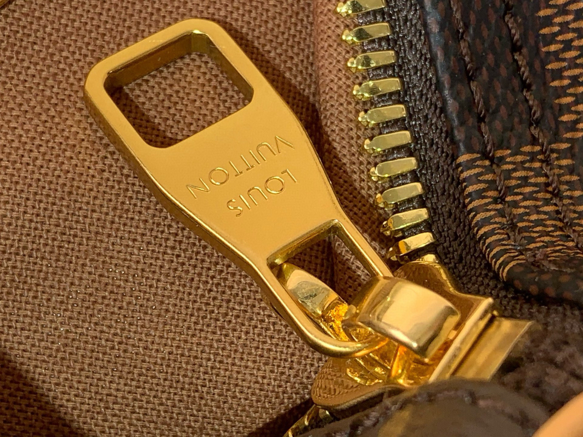 i1760774350355 2171 0 8