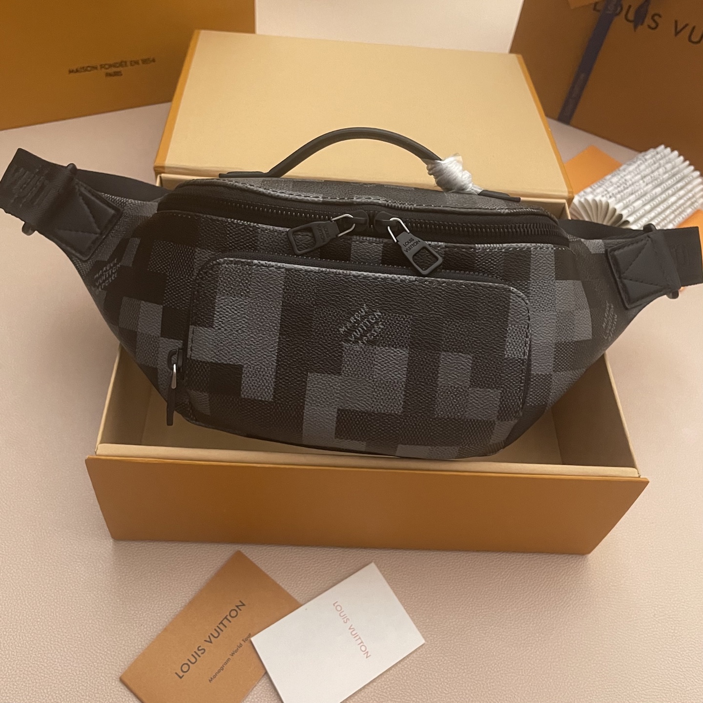 Louis Vuitton Rush Waist Bag Damoflage Black Canvas,30*15*8 cm