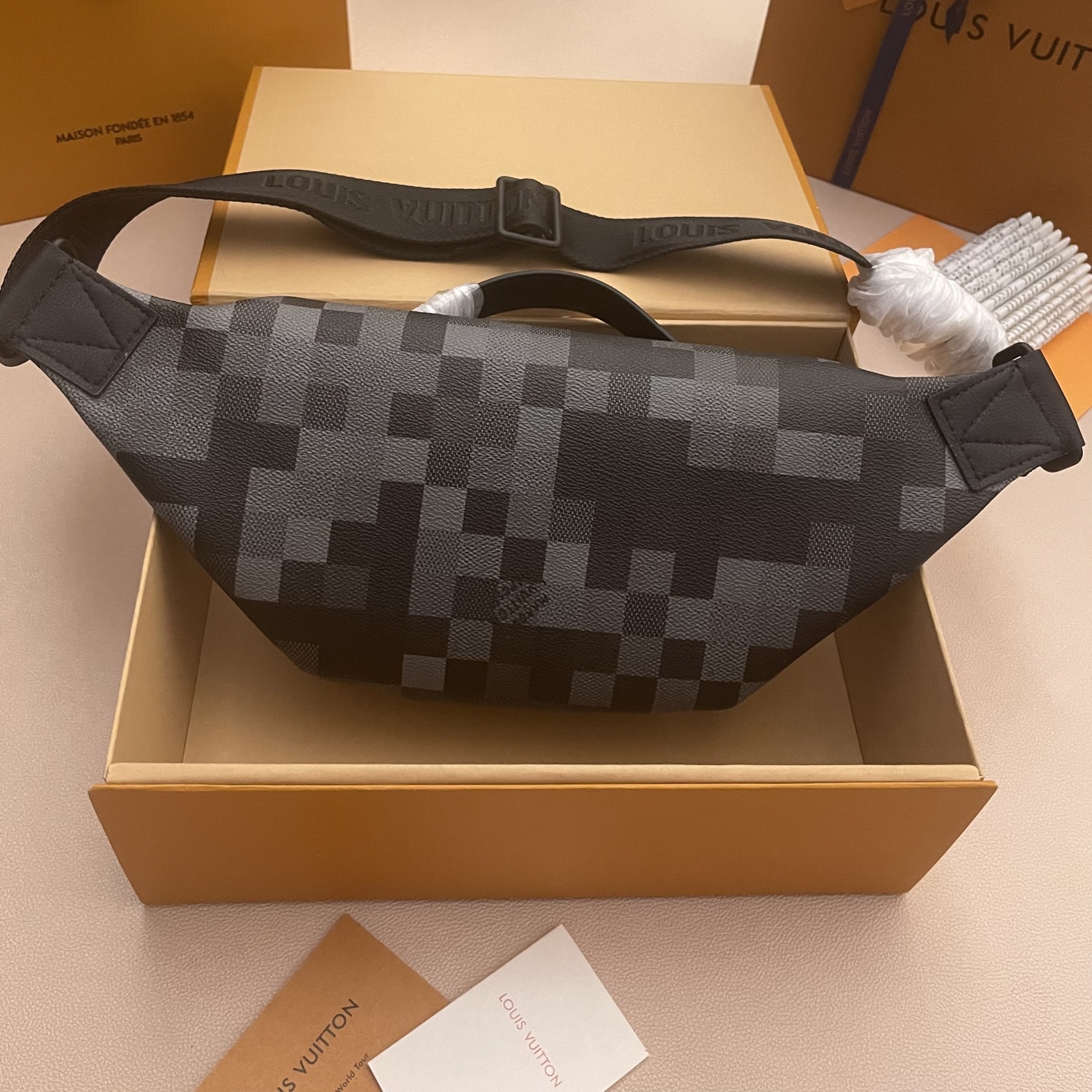 Louis Vuitton Rush Waist Bag Damoflage Black Canvas,30*15*8 cm 2 i1760783923792 6764 0 1