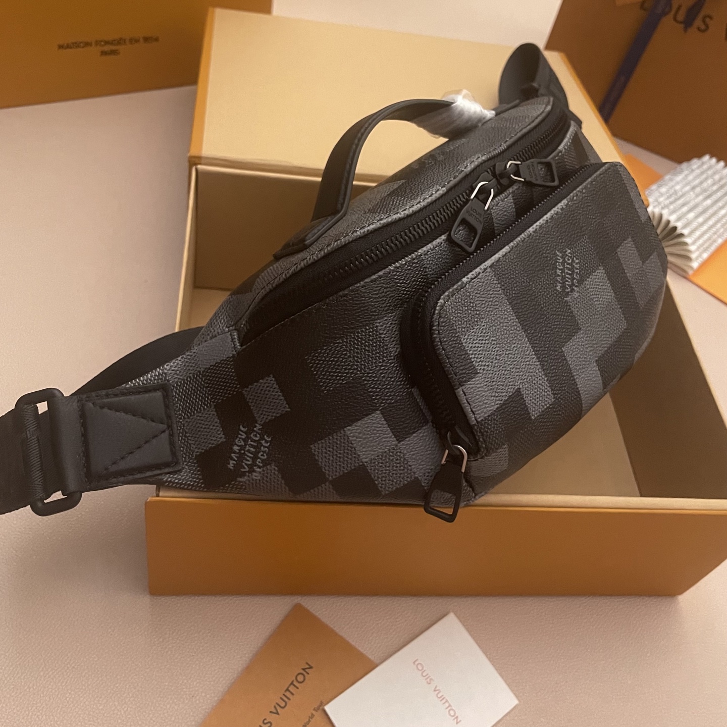 Louis Vuitton Rush Waist Bag Damoflage Black Canvas,30*15*8 cm 3 i1760783925578 3695 0 2