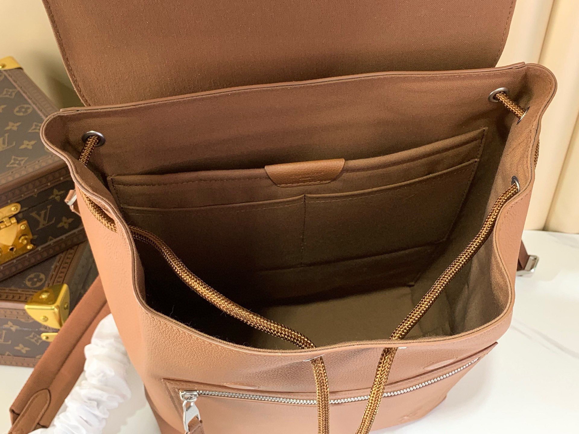 Louis Vuitton Fastline Brown Leather Backpack for 16-inch Laptop 9 i1760799805571 596 0 7