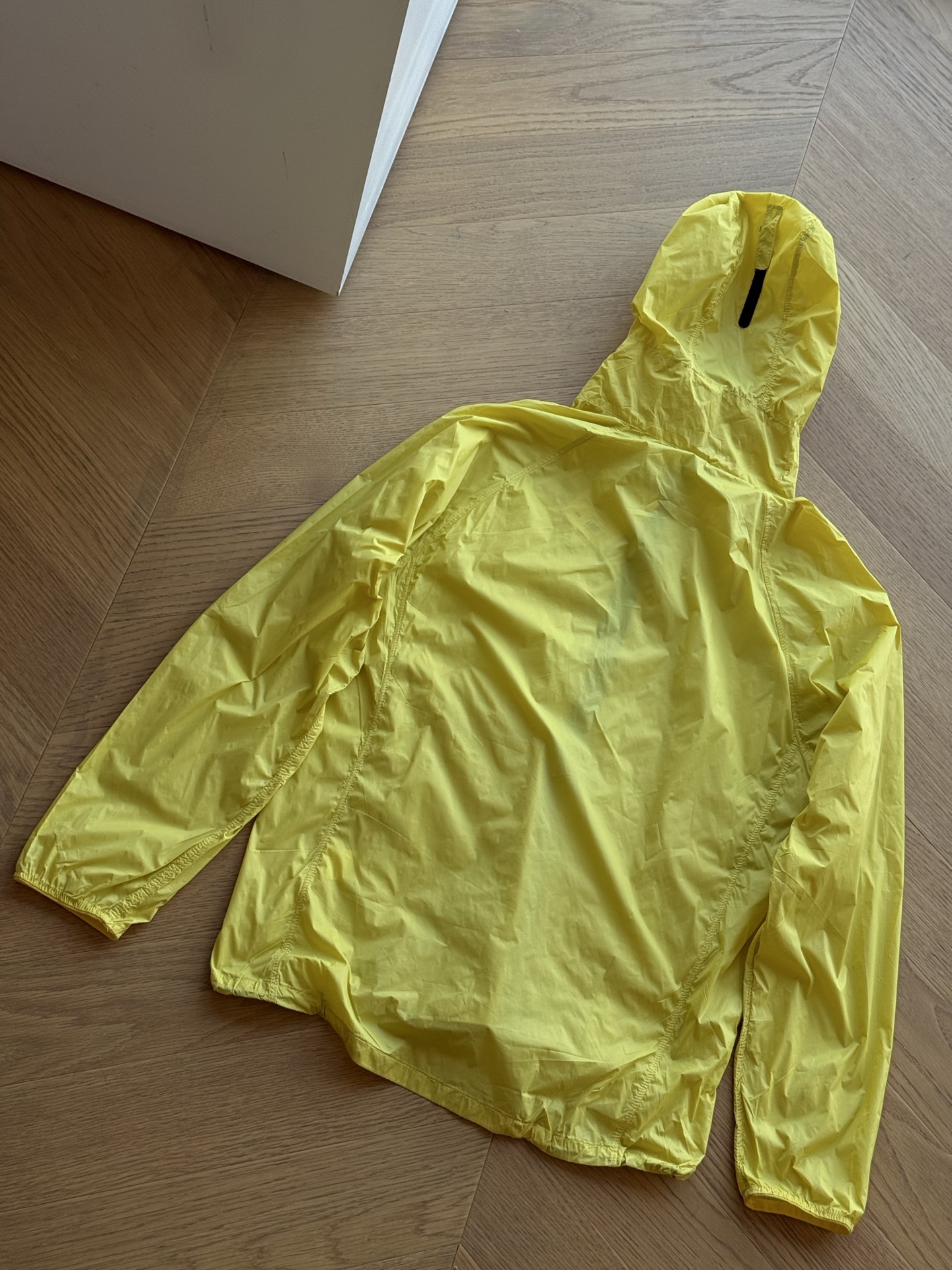 供💰160 🇷🇺MONTBELL美山 日系山系户外运动防风透湿休闲防紫外线UPF70+徒步一体可收纳皮肤衣连帽防晒服🇷🇺男女同款
黑色 黄色
S~xl
🌘定制WINDWALL防风防泼水UPf70➕防晒面料,高密度物理遮挡紫外线屏障,自带凉感, 连帽设计 带拉链插袋,辅料配置齐全。
尺码表:175 120穿s合适
S:胸围112 衣长69 肩袖长74
M:胸围116 衣长71肩袖长75
L:胸围120 衣长73 肩袖长77
XL:胸围124 衣长75 肩袖长78