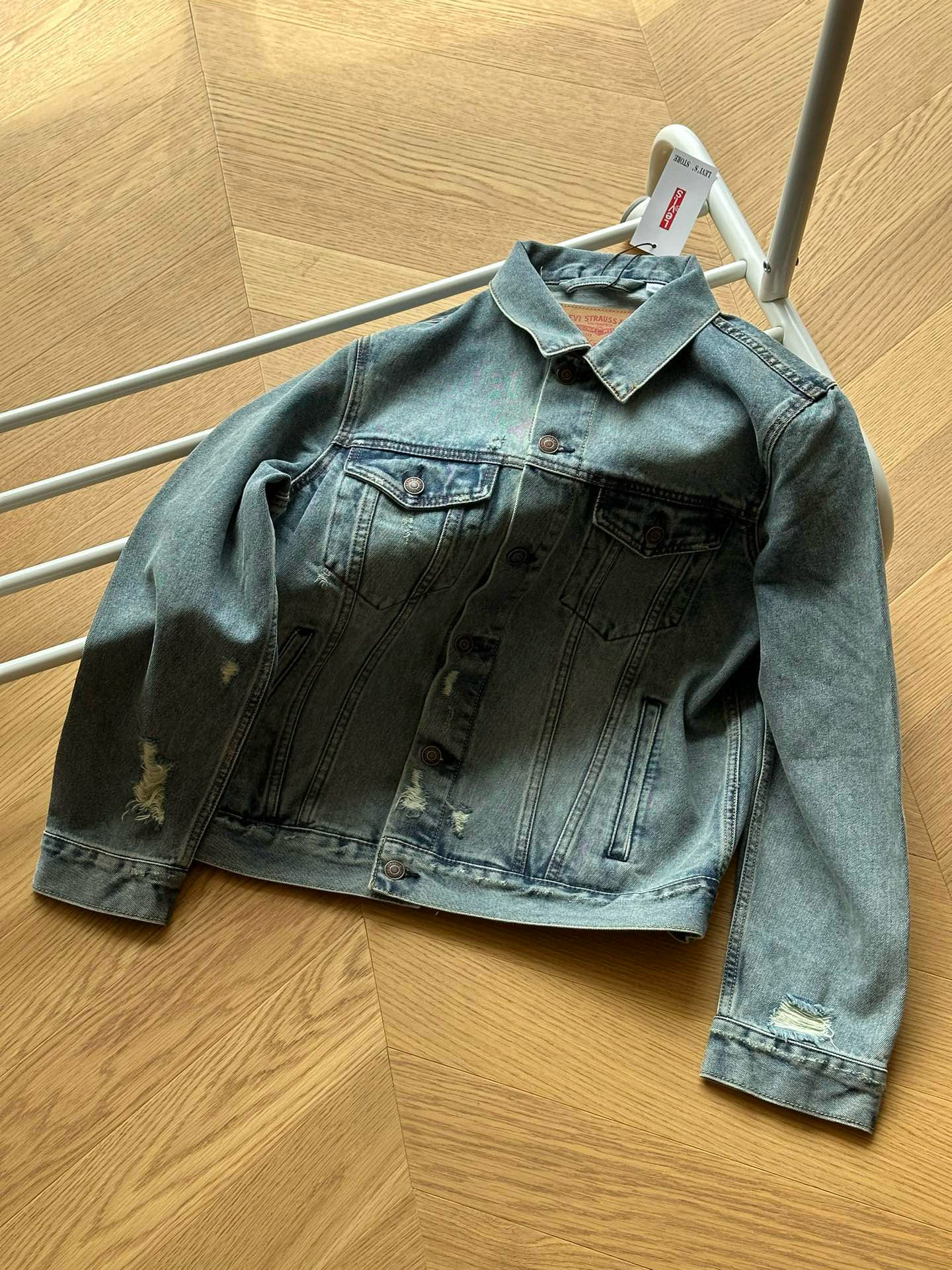 _drT9sh9-m621Bbjn90O8B6UivqstT19NrzU0QMw