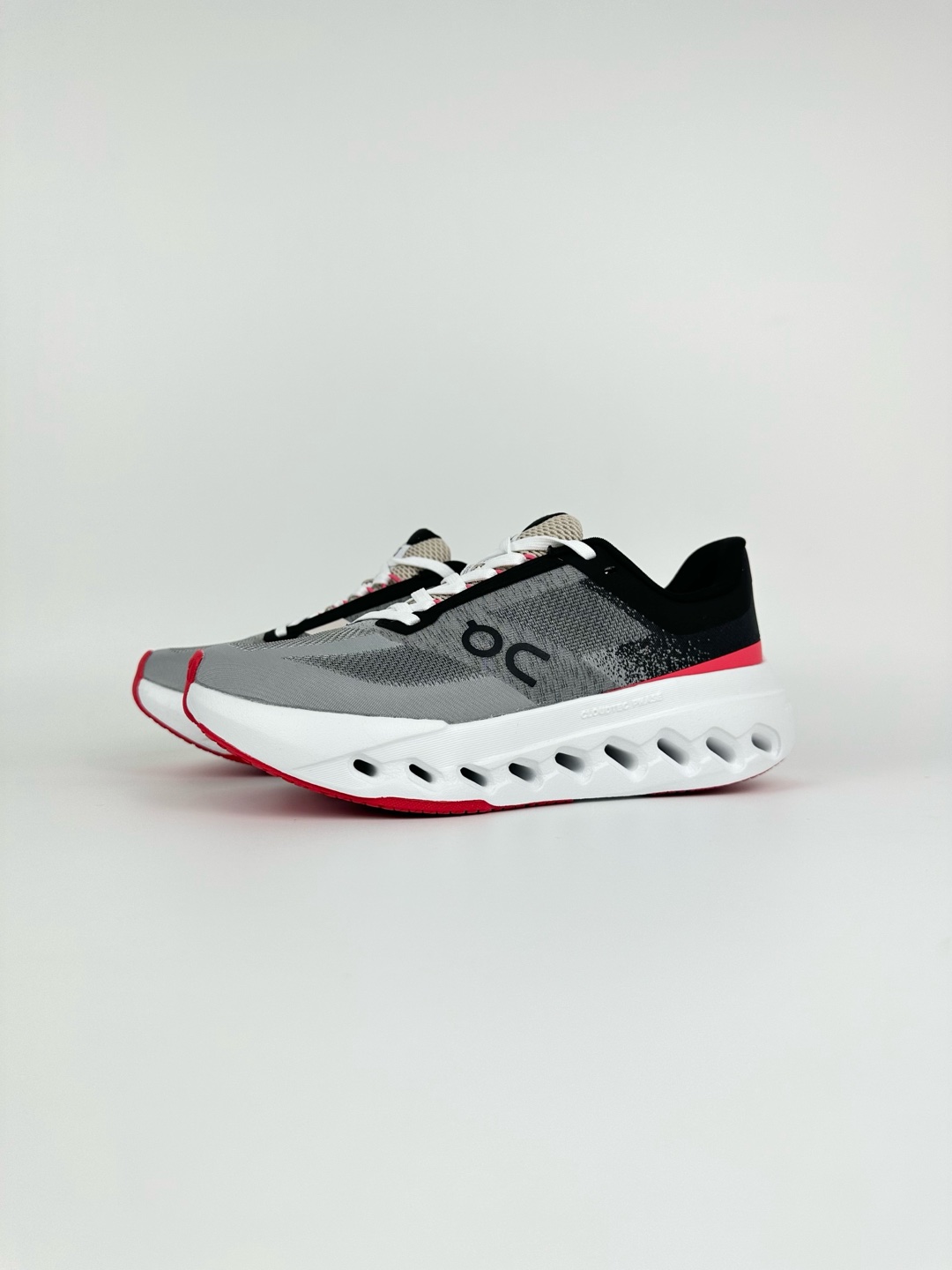 NO:270658,Spot New Colors Exclusive Fall and Winter New Products Company-level High Quality On Ao Cloudsurfer Next New Synchronous Official Website All-match Anti-slip, wear-resistant, casual and lightweight, cushioned running shoes Original development, counter zero distance, lightweight and comfortable, I'm reluctant to take it off when I wear it. That's it. Size: 36 37 38 39 40 41 42 43 44 45,19860909现货 新配色 独家秋冬新品 公司级高品质 On昂跑 Cloudsurfer Next 新款同步官网 百搭防滑耐磨休闲轻便 缓震跑步鞋 原版开发 专柜零距离 轻巧舒适性强 穿上不舍得脱 就是这样嗨. 尺码Size:36 37 38 39 40 41 42 43 44 45,,Men's shoes