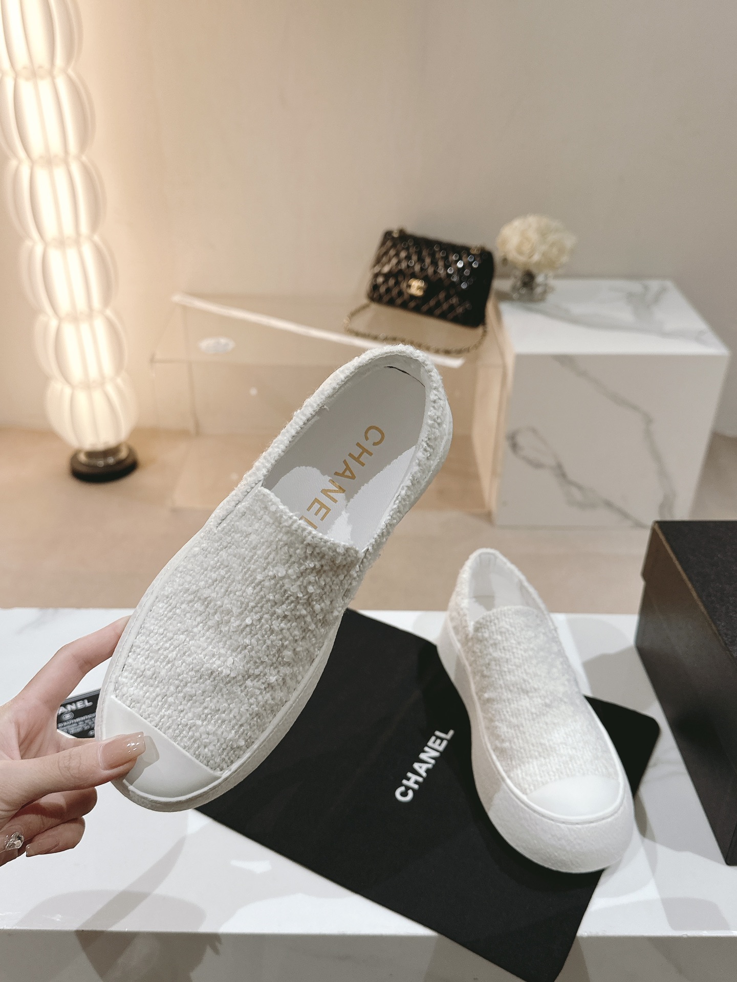 Chanel Zapatos Zapatillas de monopatín Zapatillas deportivas Pantuflas Loafers Pantuflas Blanco Lona Cuero de vaca Piel oveja Tpu Casual