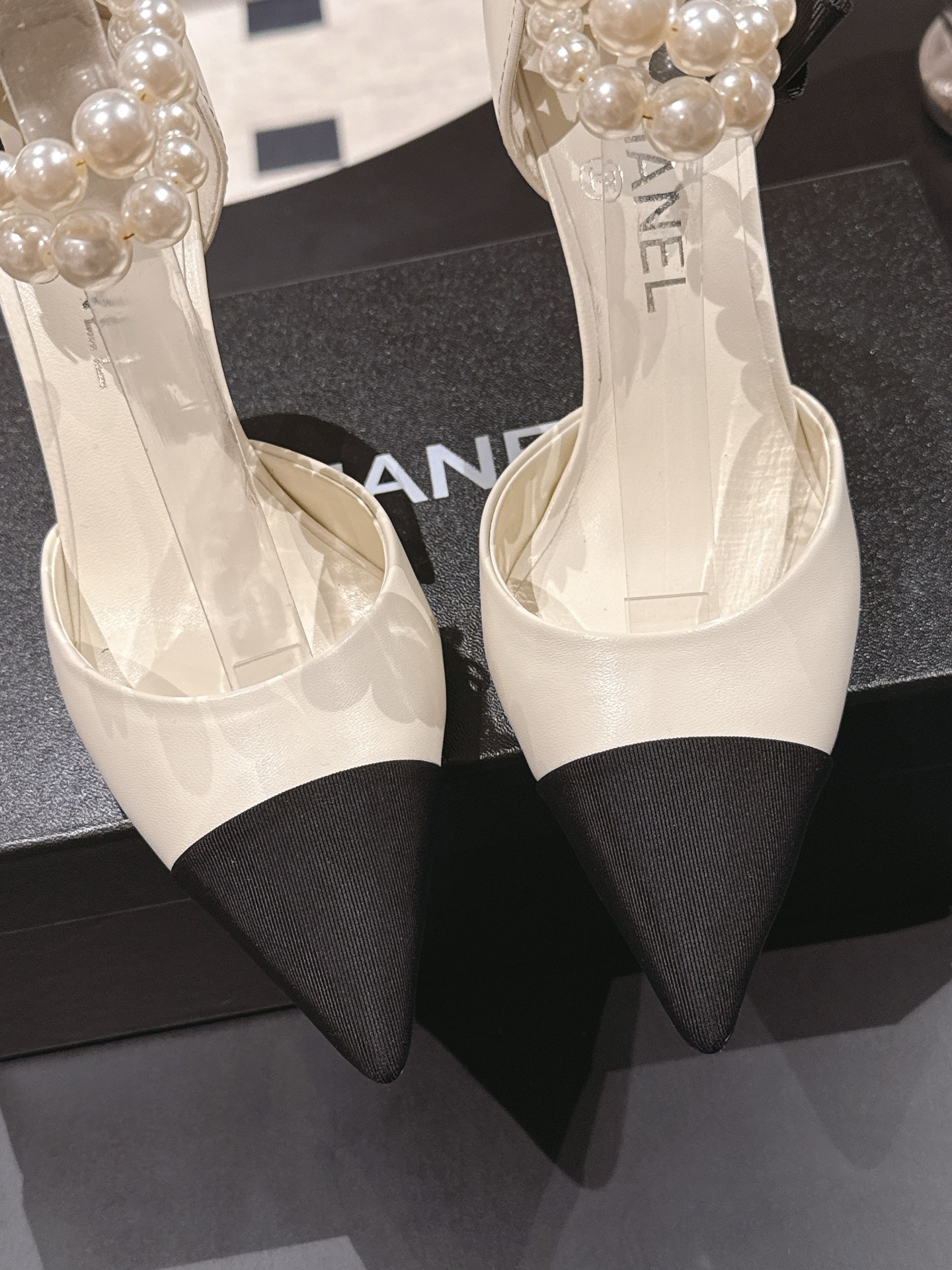 Chanel 𝐁𝐫𝐚𝐧𝐝𝐂𝐡𝐚𝐧*𝐥