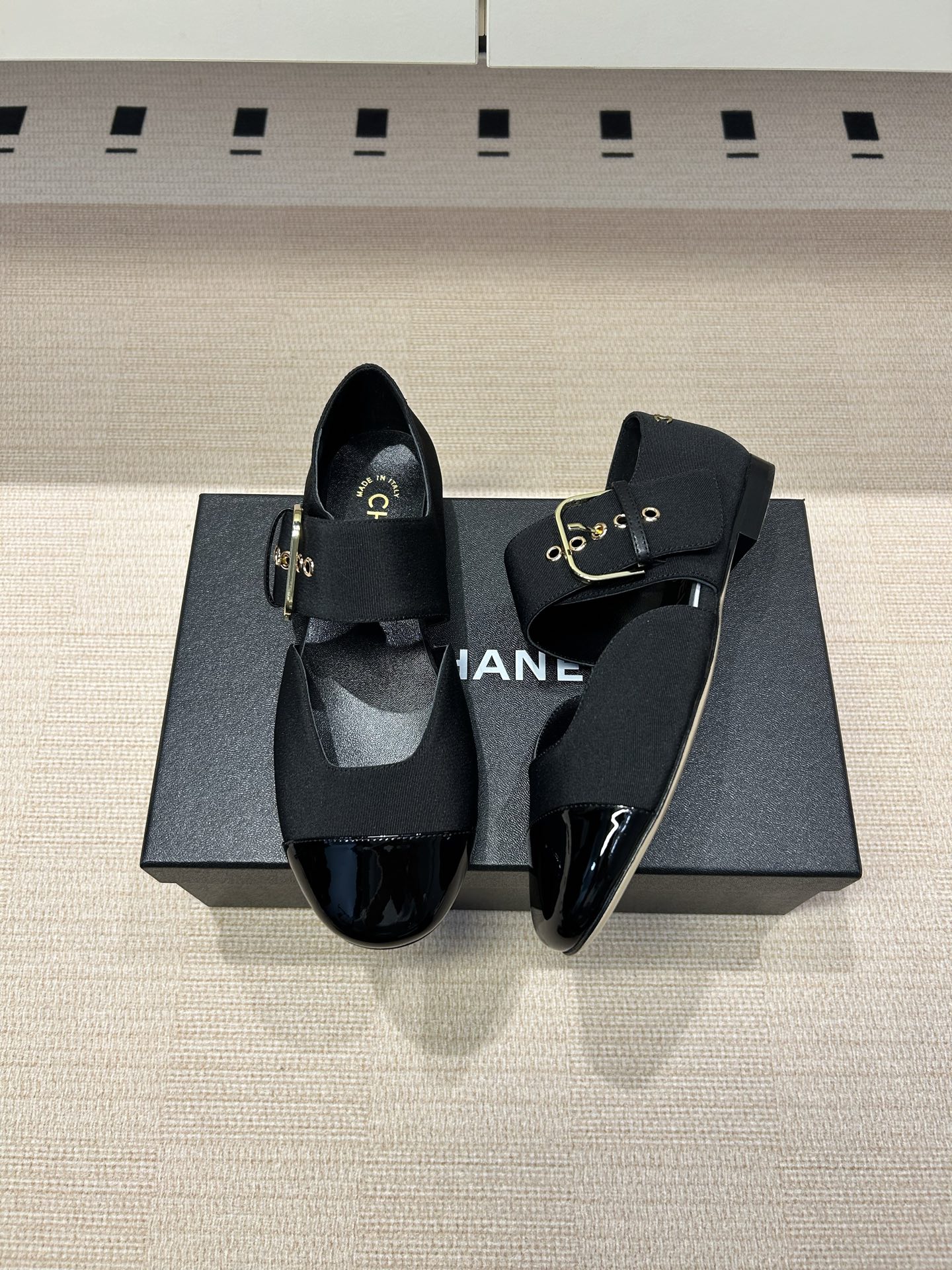 Chanel 𝐁𝐫𝐚𝐧𝐝：𝐂𝐇𝐀𝐍*𝐋