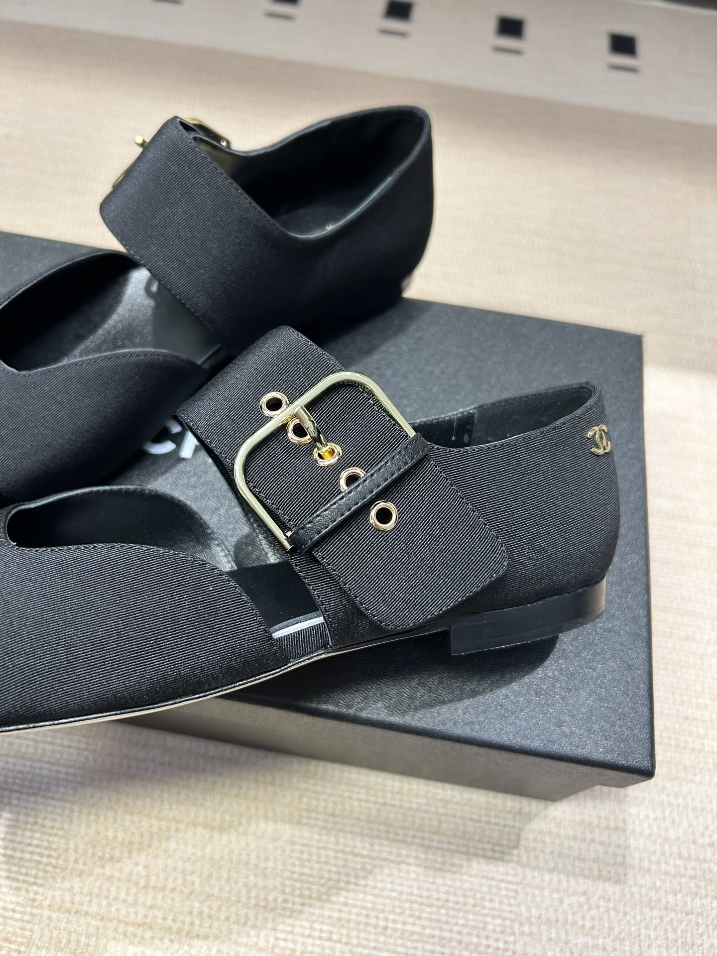 Chanel 𝐁𝐫𝐚𝐧𝐝：𝐂𝐇𝐀𝐍*𝐋