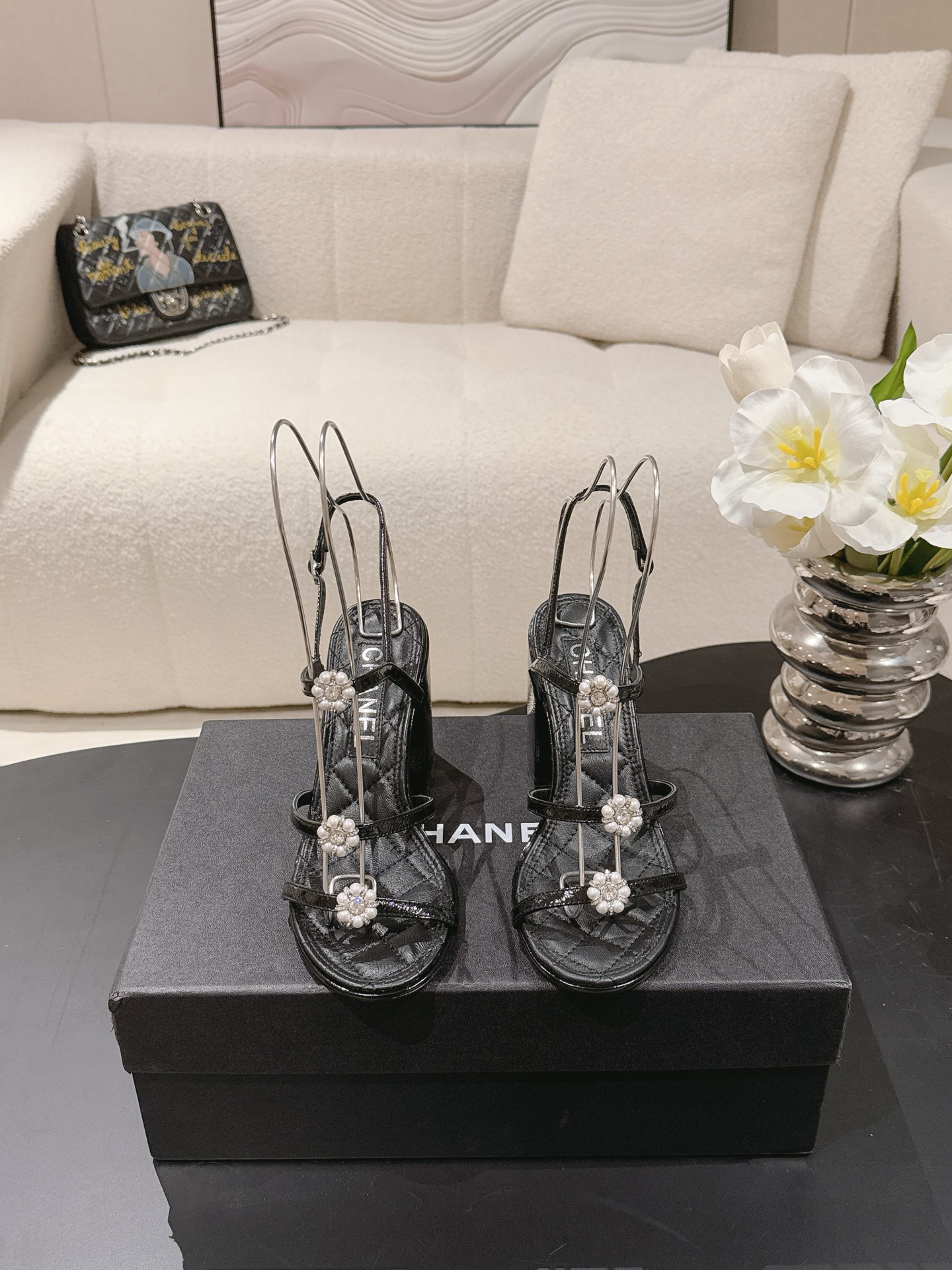 Chanel 𝐁𝐫𝐚𝐧𝐝：𝐂𝐇𝐀𝐍*𝐋