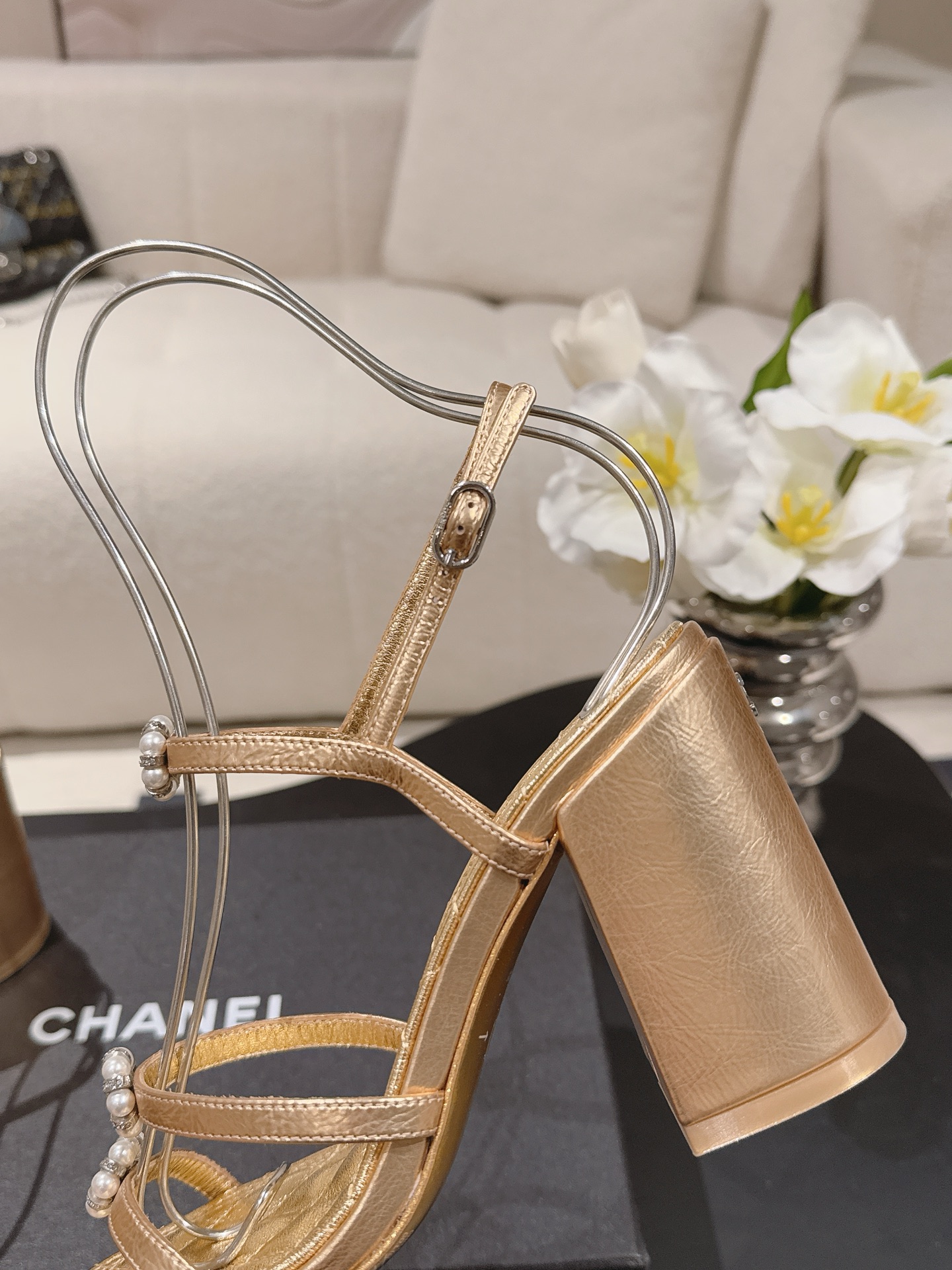 Chanel 𝐁𝐫𝐚𝐧𝐝：𝐂𝐇𝐀𝐍*𝐋