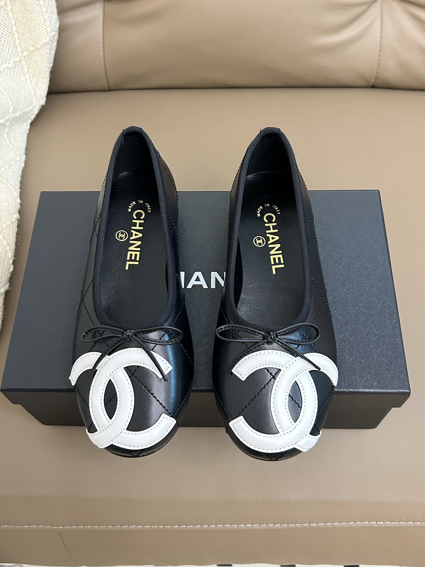 Chanel 𝐁𝐫𝐚𝐧𝐝𝐂𝐡𝐚𝐧*𝐥