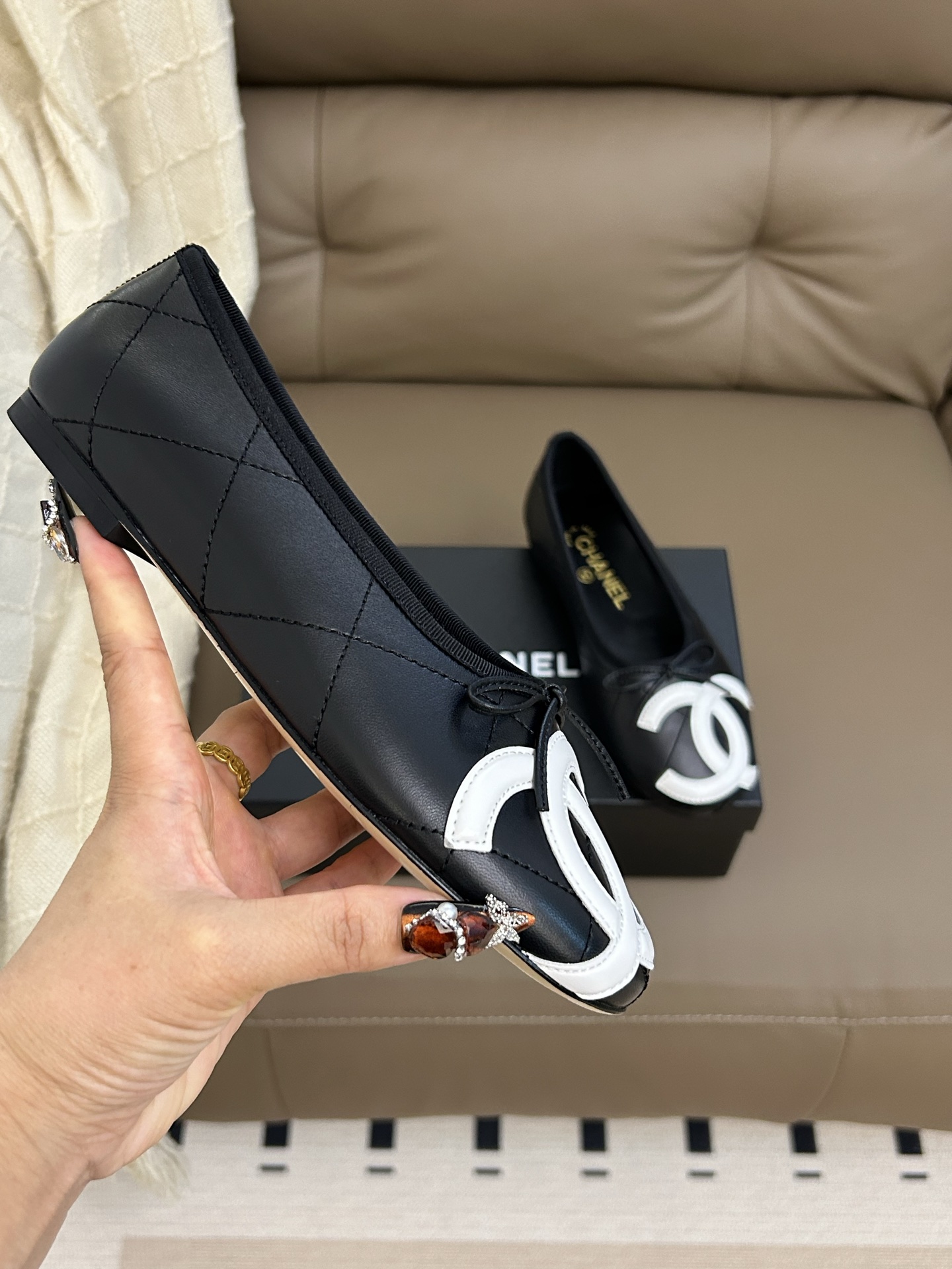Chanel 𝐁𝐫𝐚𝐧𝐝𝐂𝐡𝐚𝐧*𝐥
