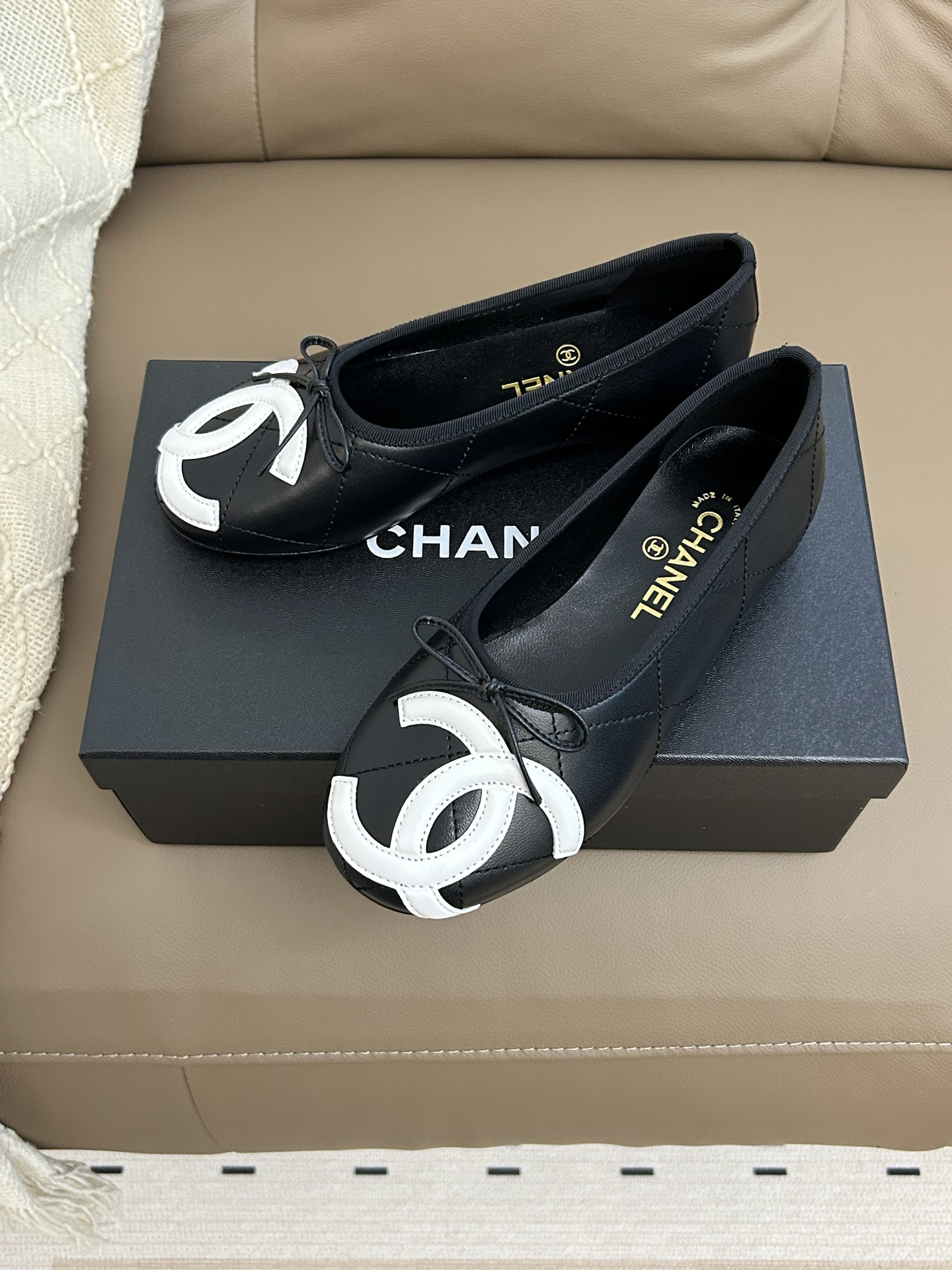 Chanel 𝐁𝐫𝐚𝐧𝐝𝐂𝐡𝐚𝐧*𝐥