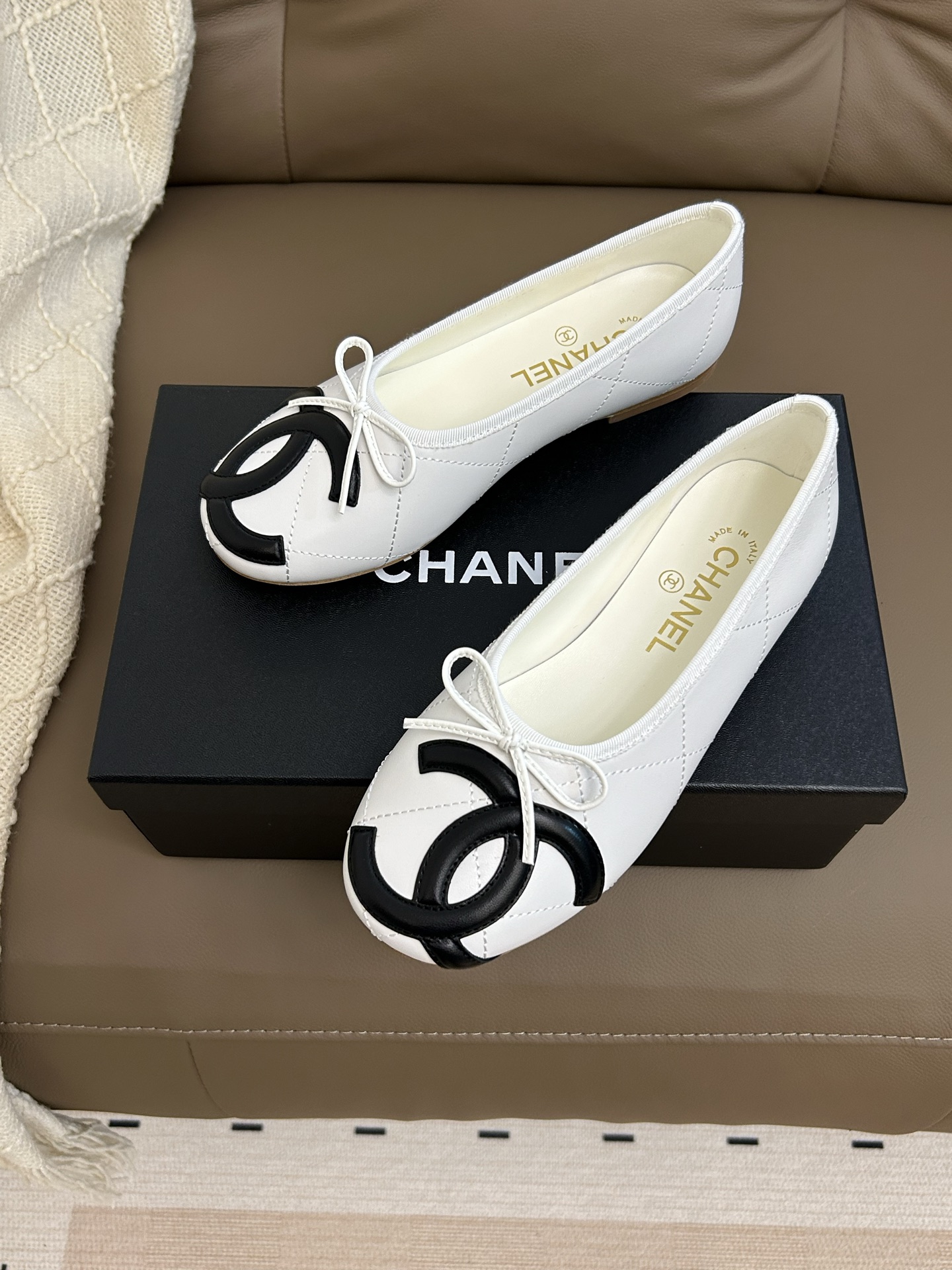 Chanel 𝐁𝐫𝐚𝐧𝐝𝐂𝐡𝐚𝐧*𝐥