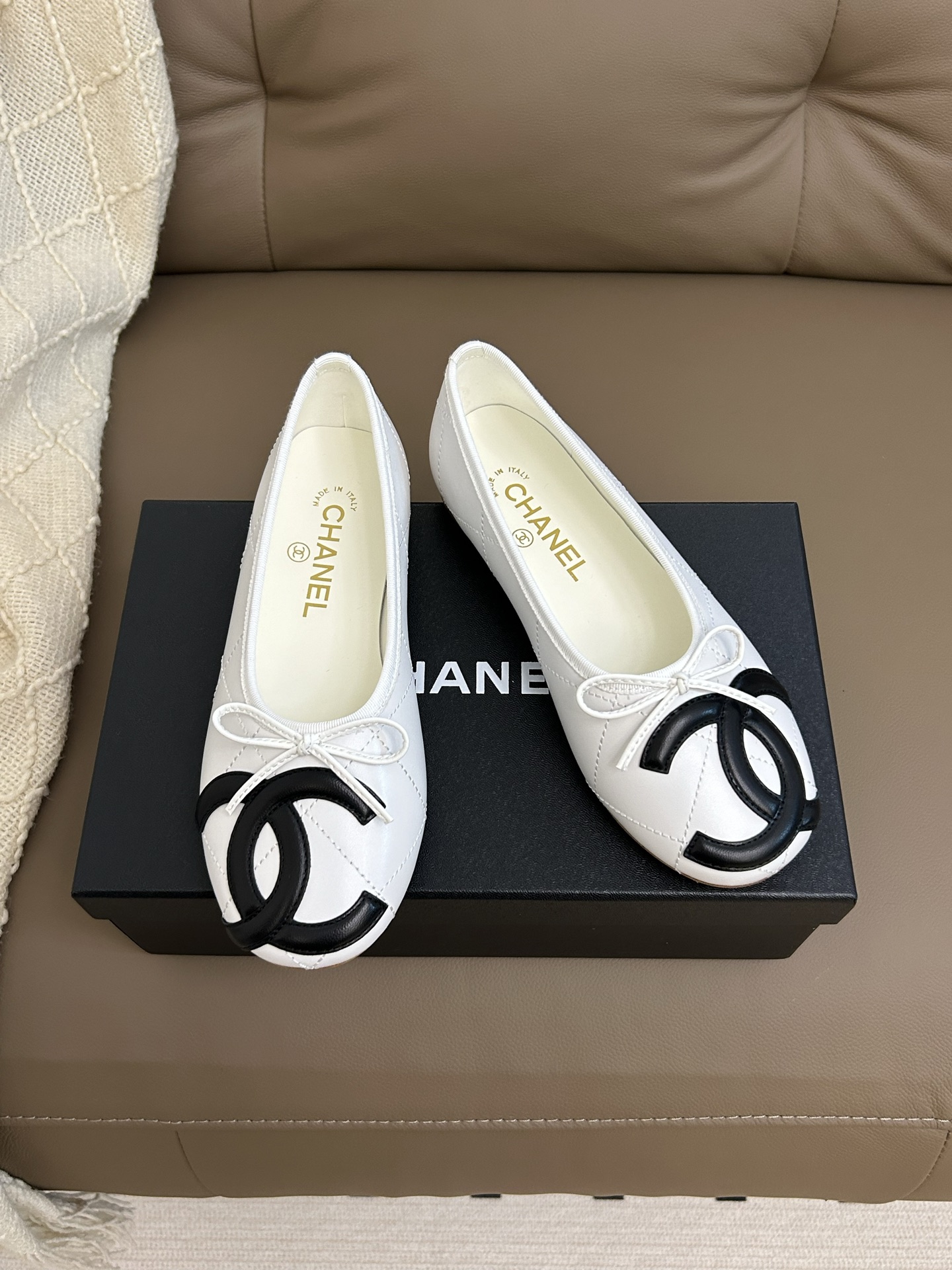 Chanel 𝐁𝐫𝐚𝐧𝐝𝐂𝐡𝐚𝐧*𝐥